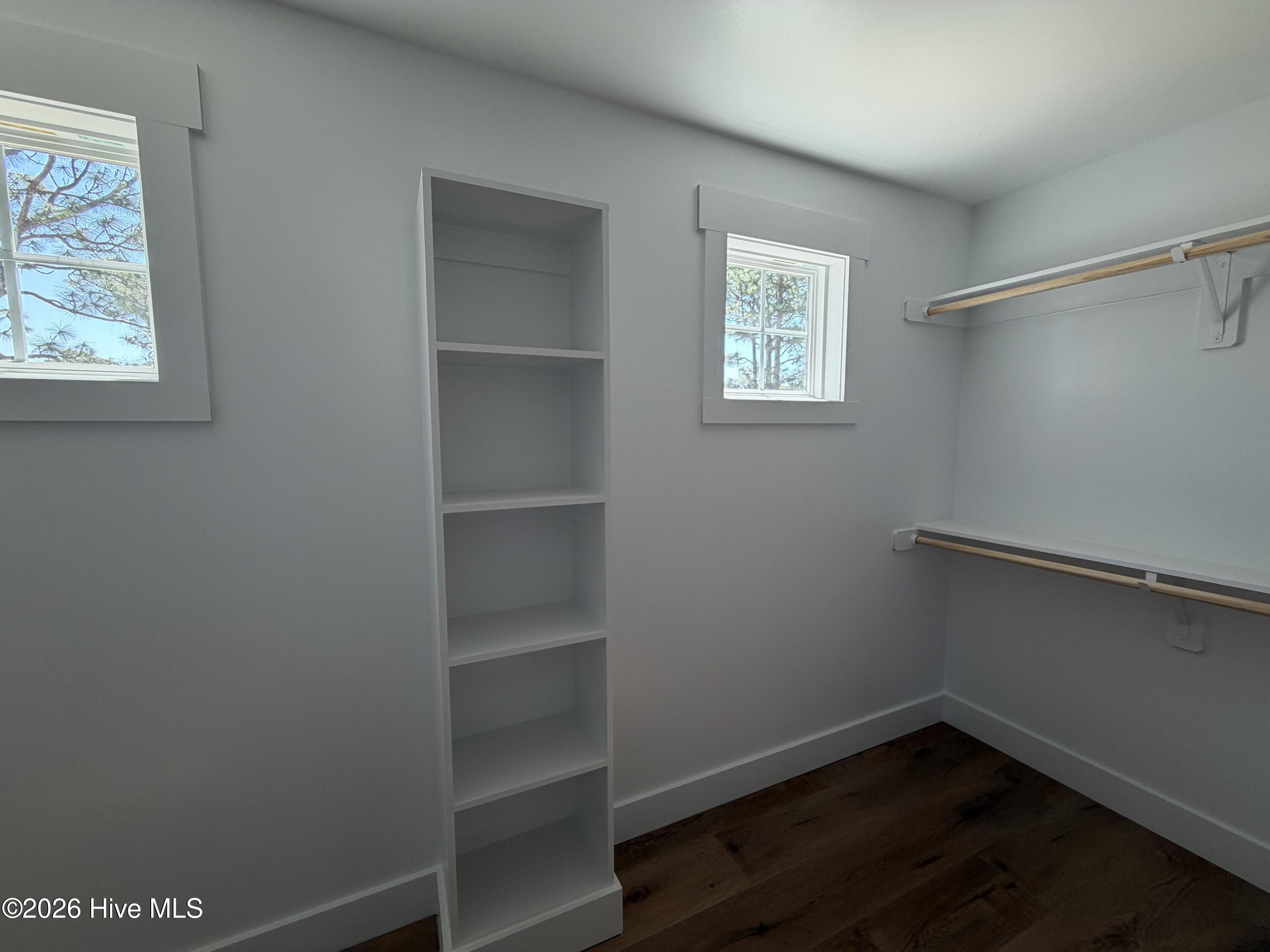 100568393 | Photo 44