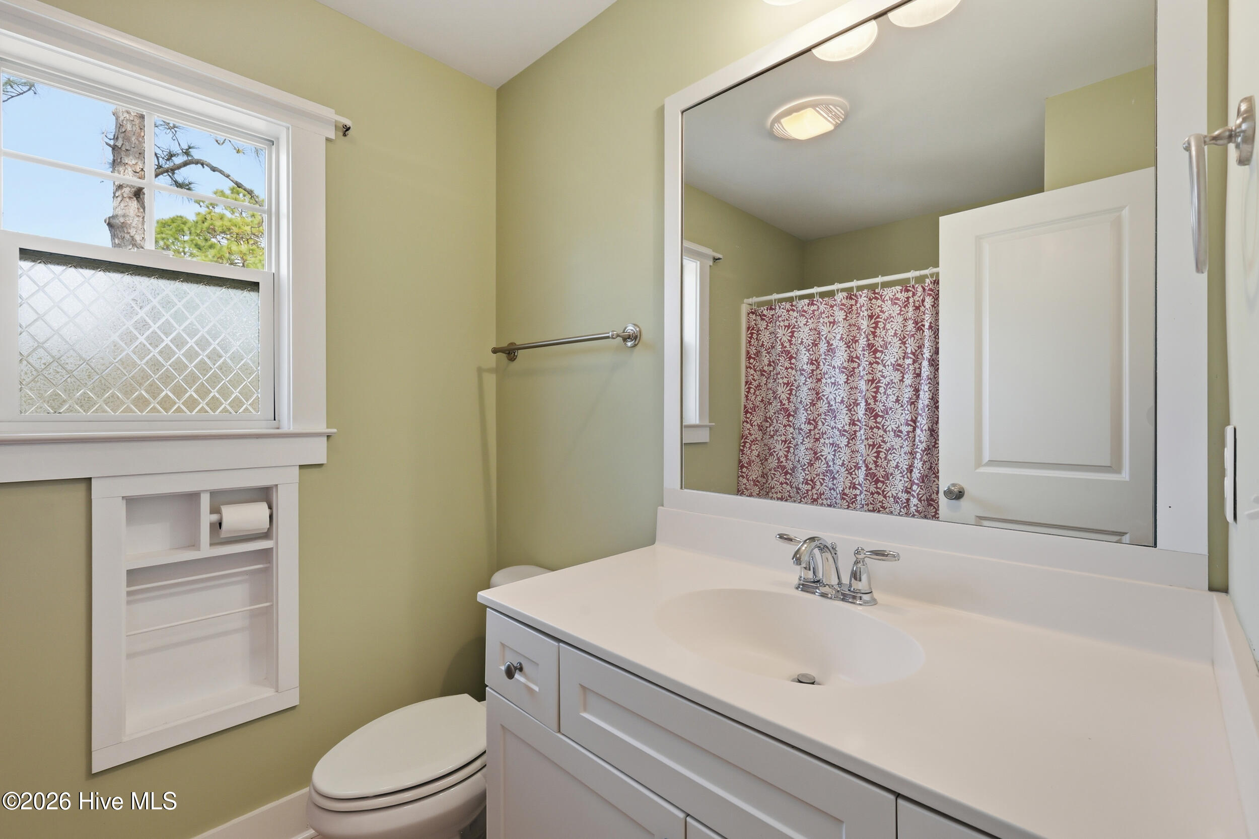 100550735 | Photo 23