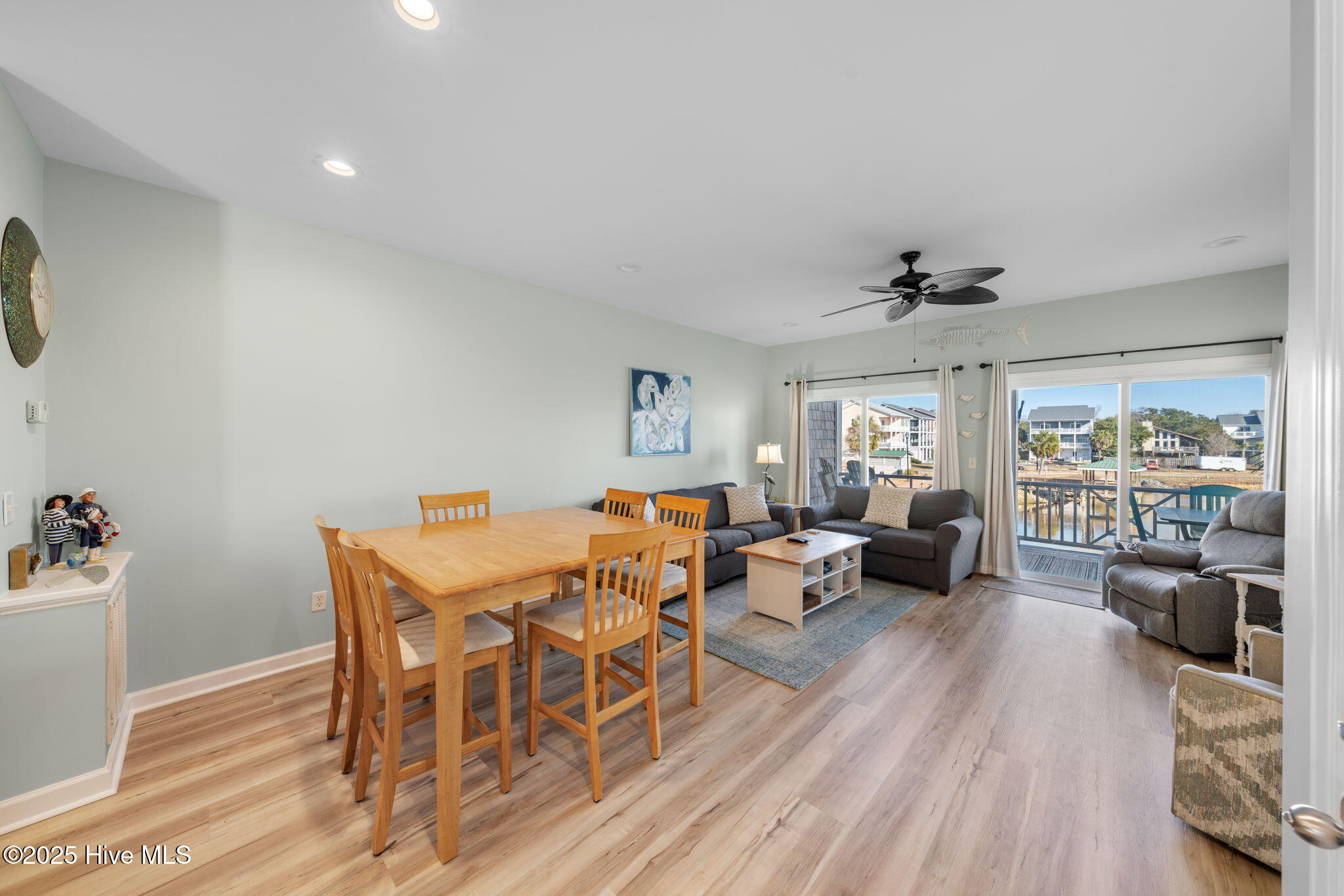 100526205 | Photo 61