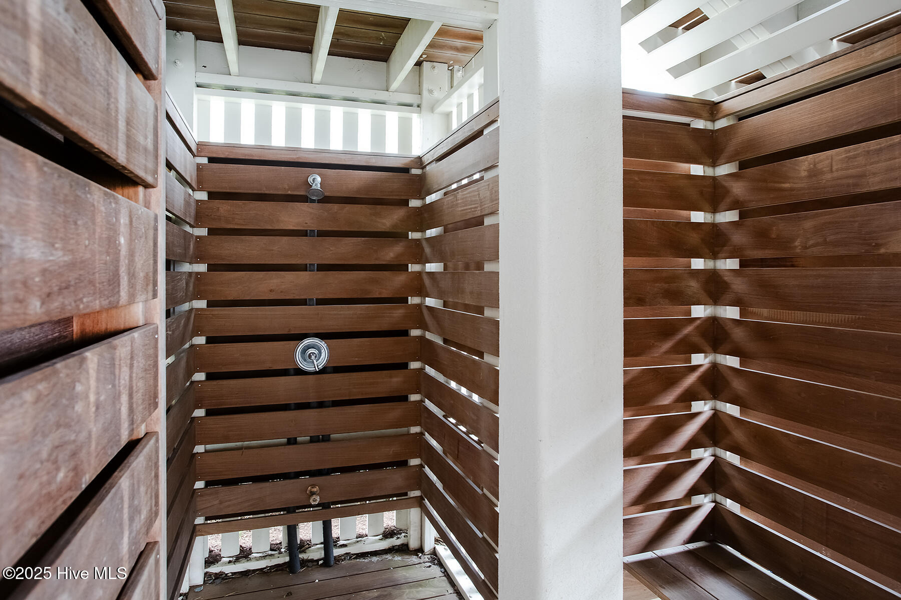 100528983 | Photo 49