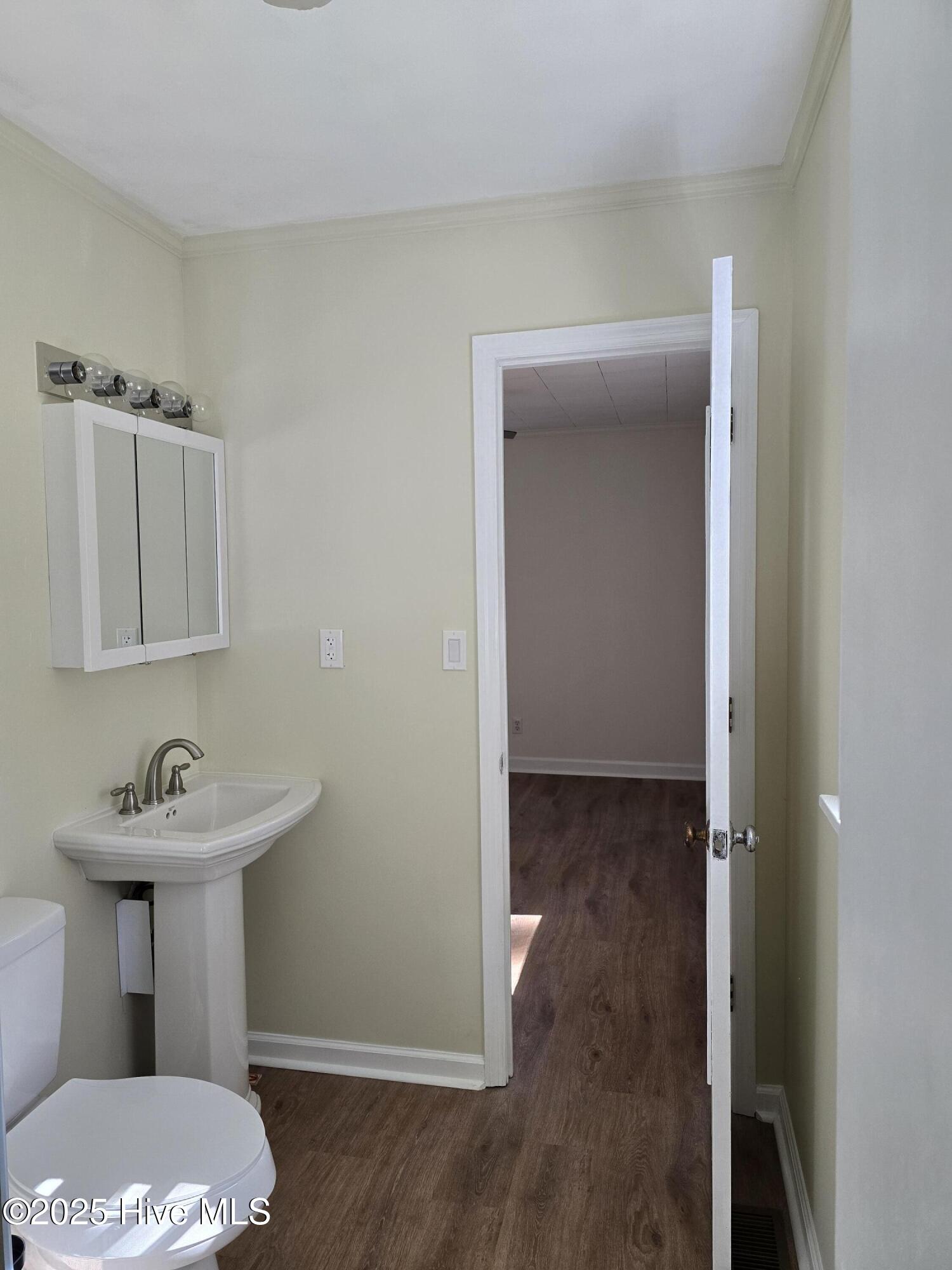 100540176 | Photo 13