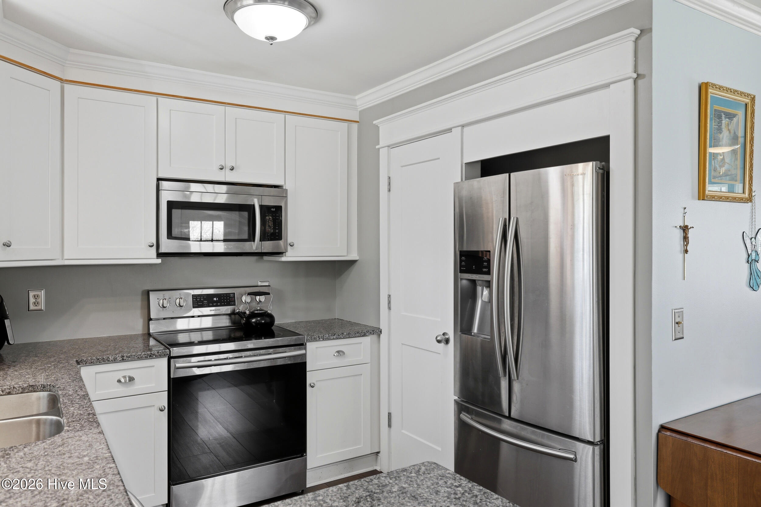 100561758 | Photo 12