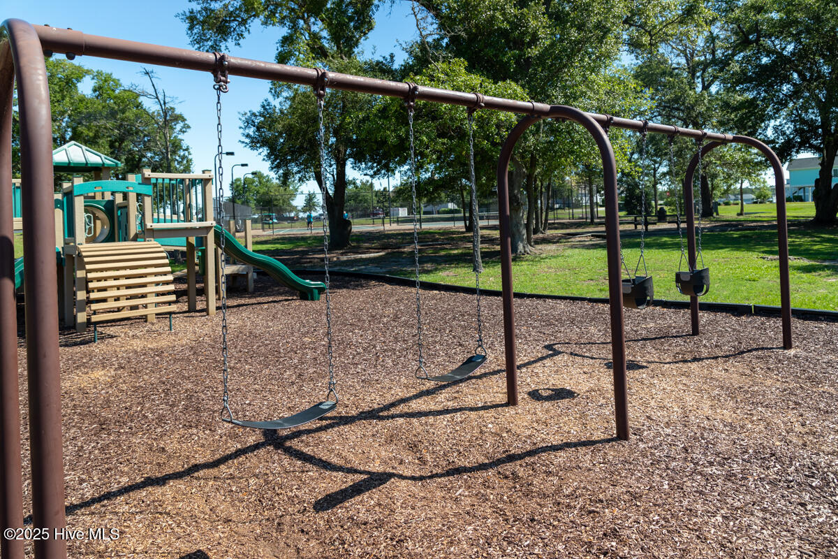 100537185 | Photo 60