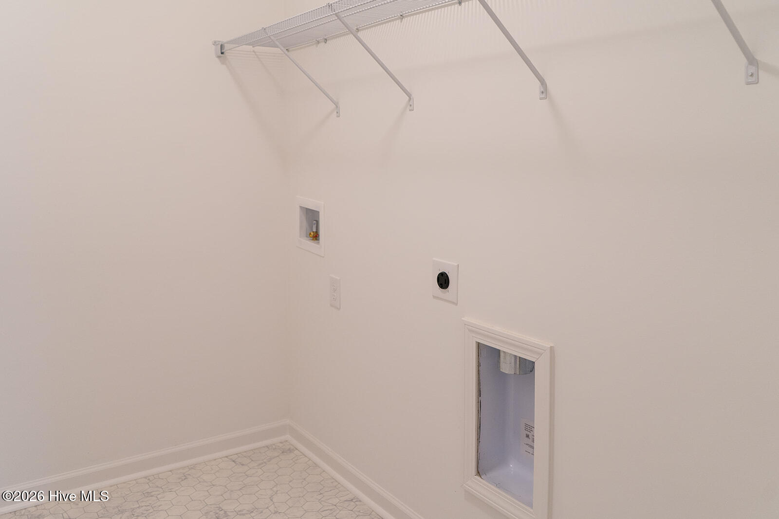 100547743 | Photo 18