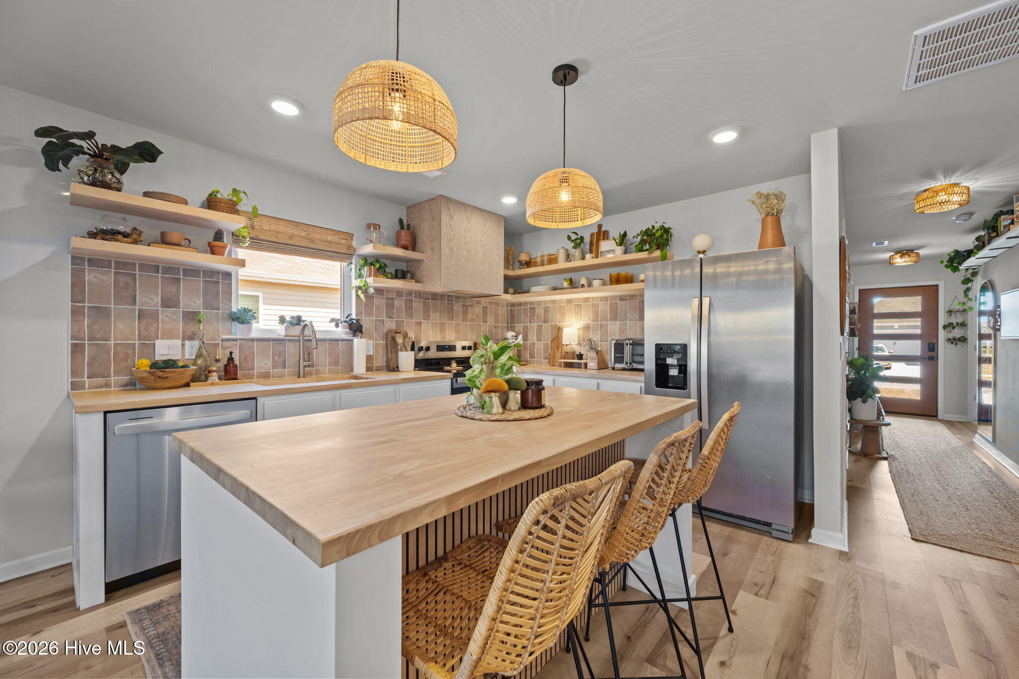 100557518 | Photo 16