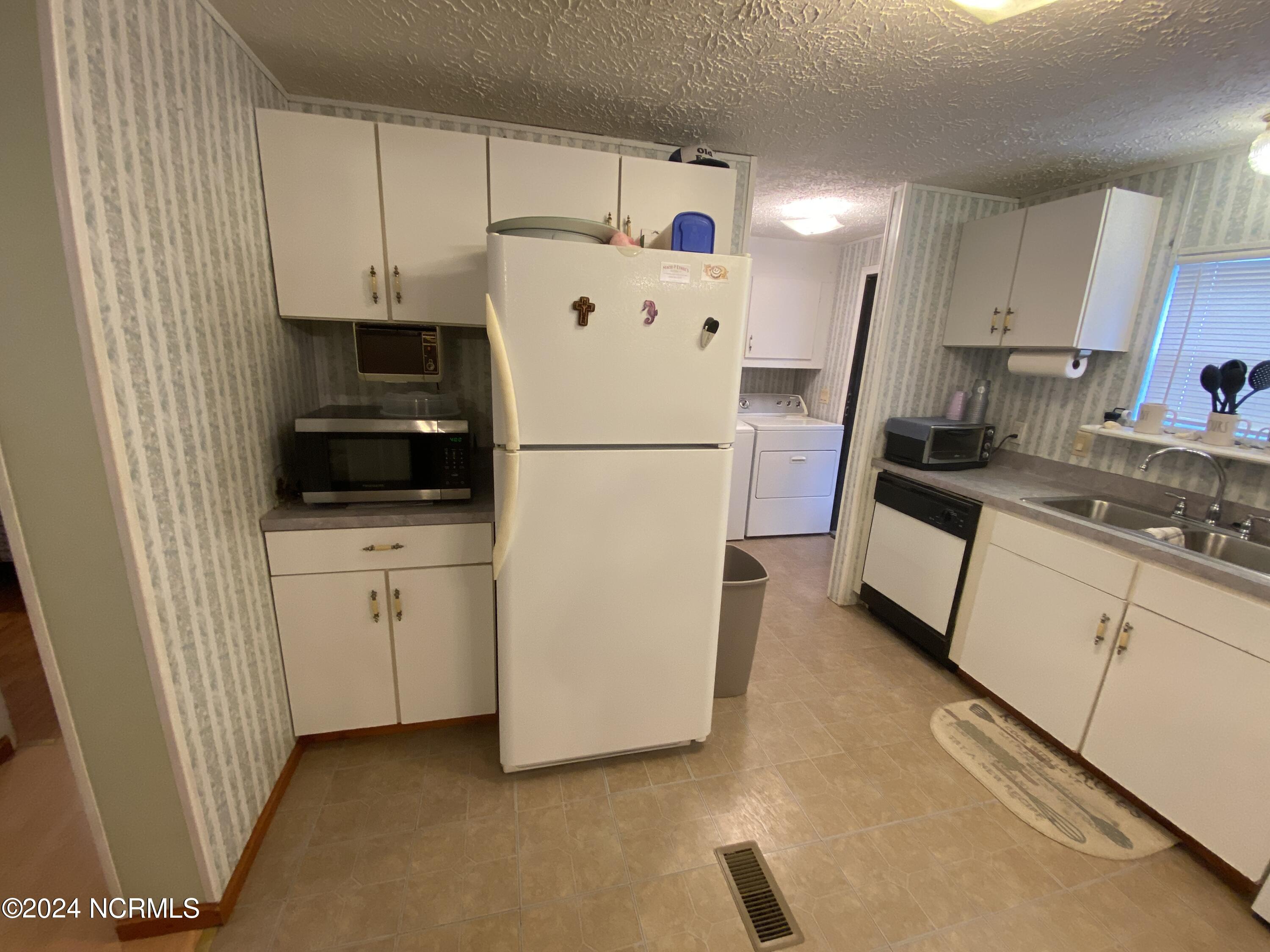 100460932 | Photo 11