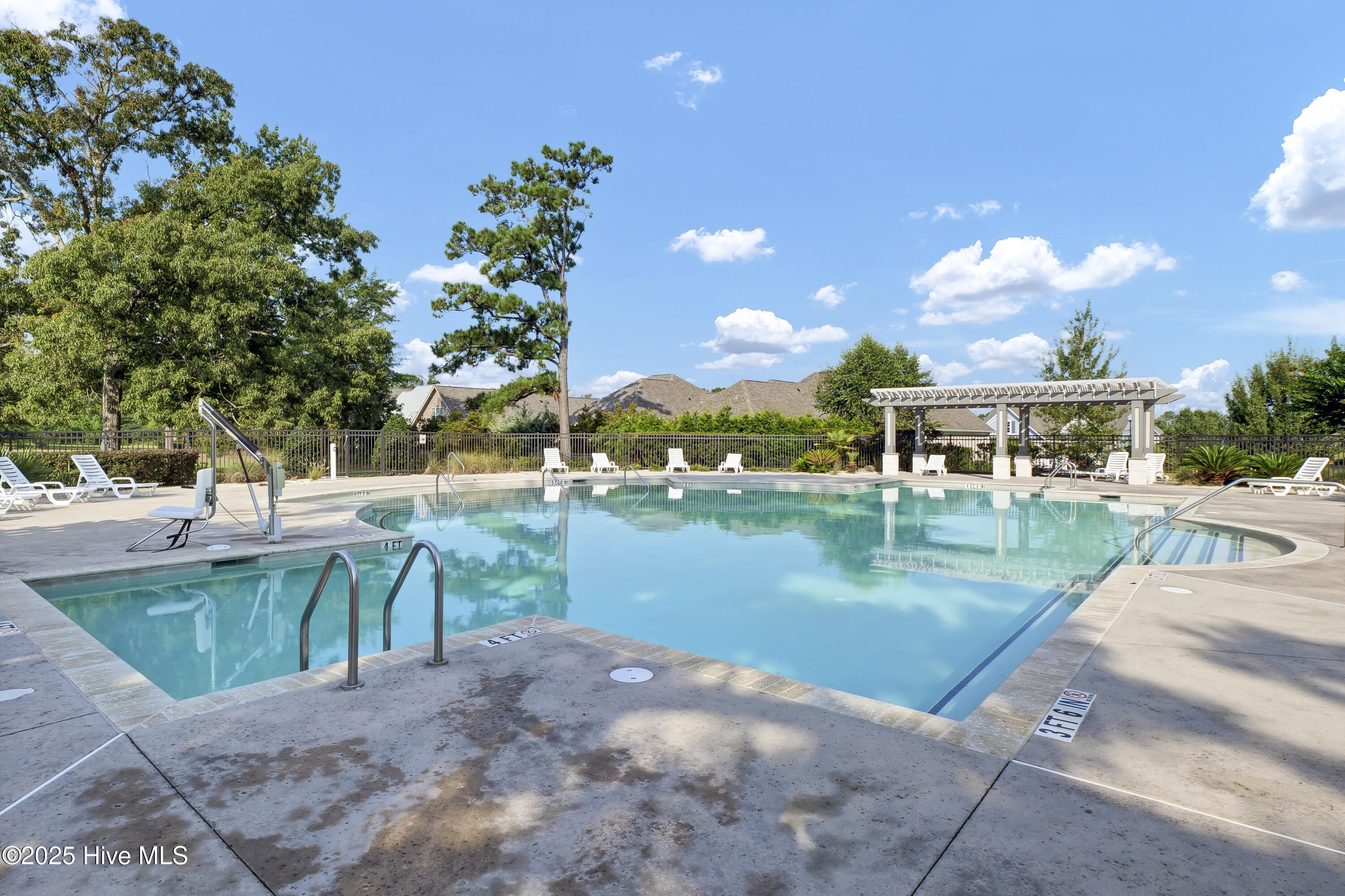 100562726 | Photo 59