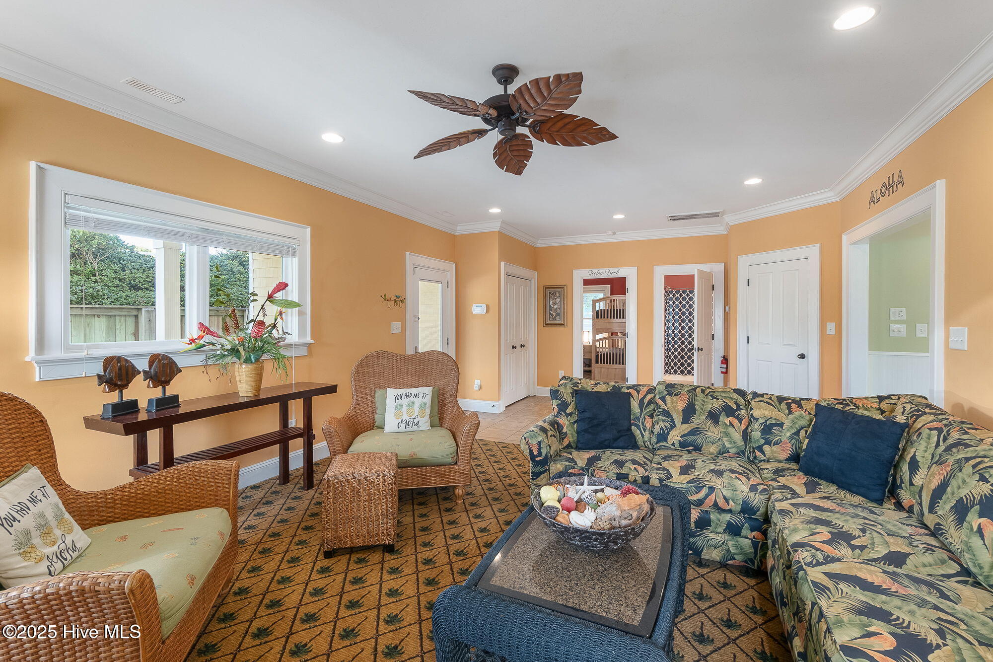 100536306 | Photo 19