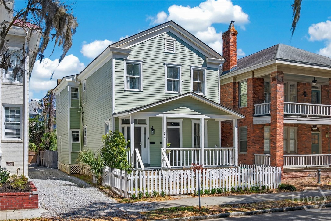 Photo 1 of House for sale at 22 E 37th Street, Savannah, GA 31401 | MLS# SA366678 | Listing updated on 2026-10-19