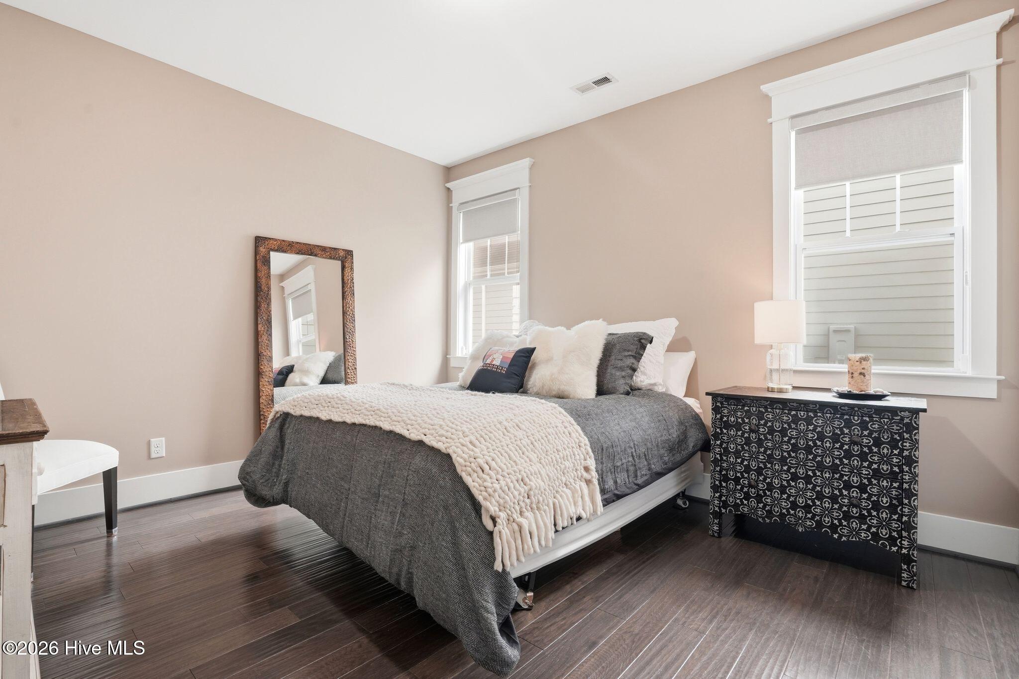 100559080 | Photo 42