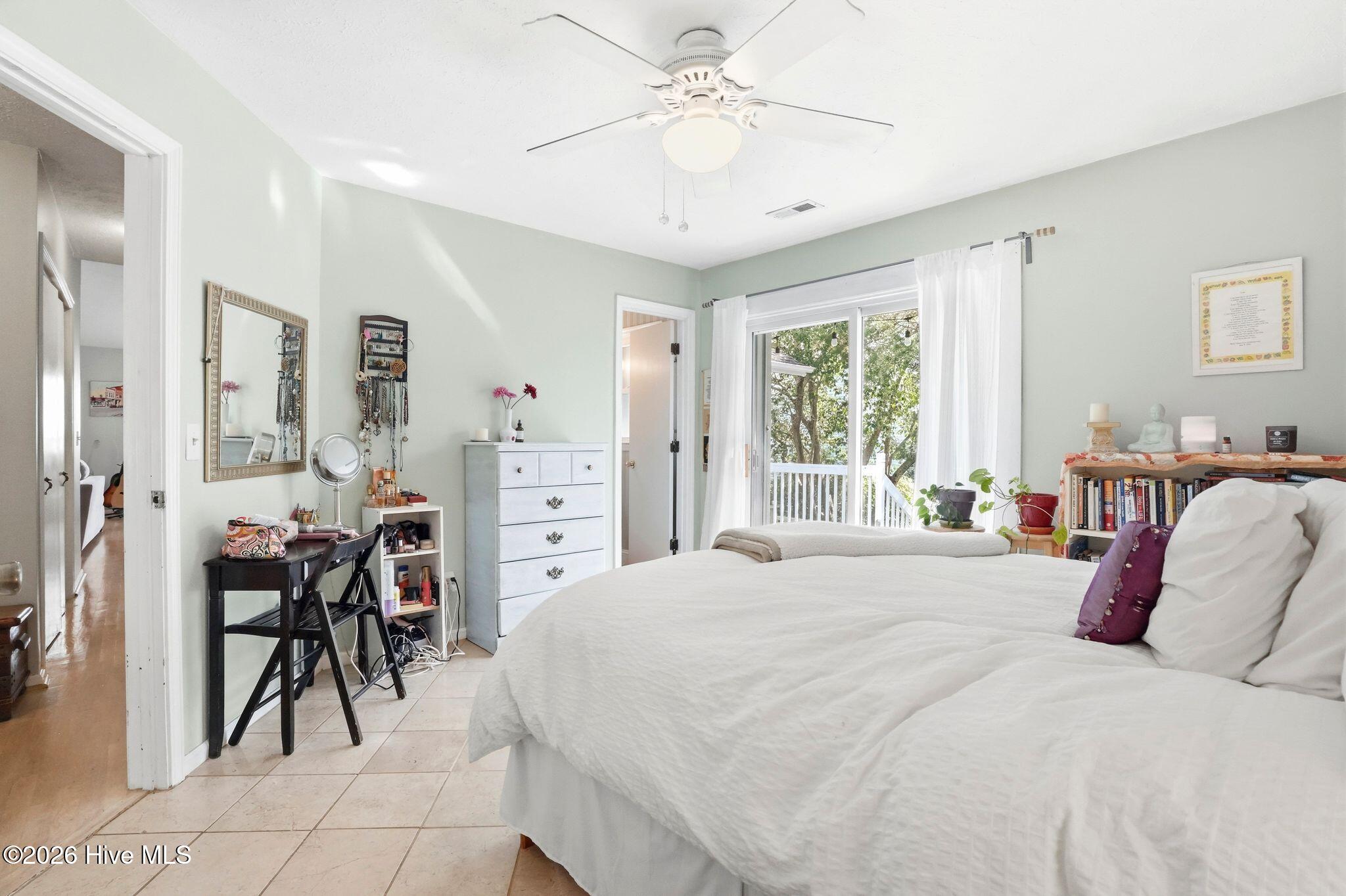 100566734 | Photo 25