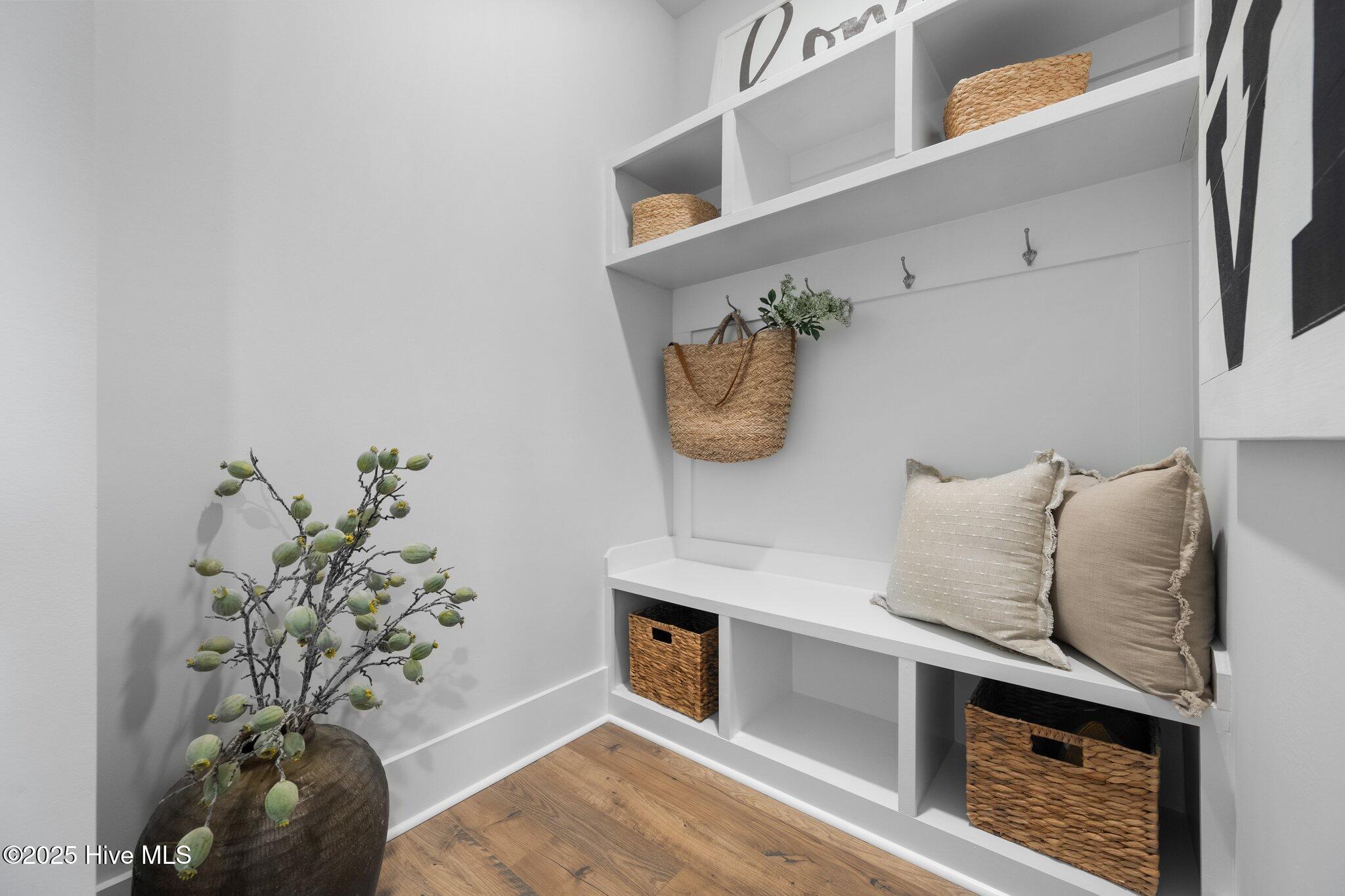 100545620 | Photo 44