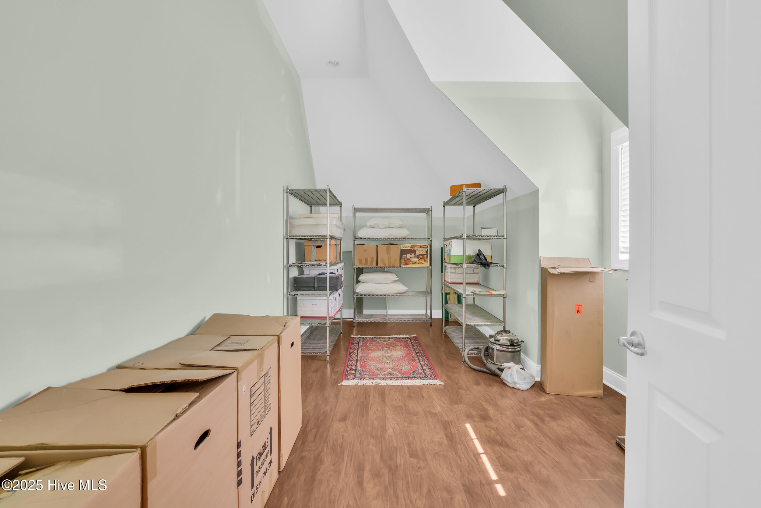 100533787 | Photo 37