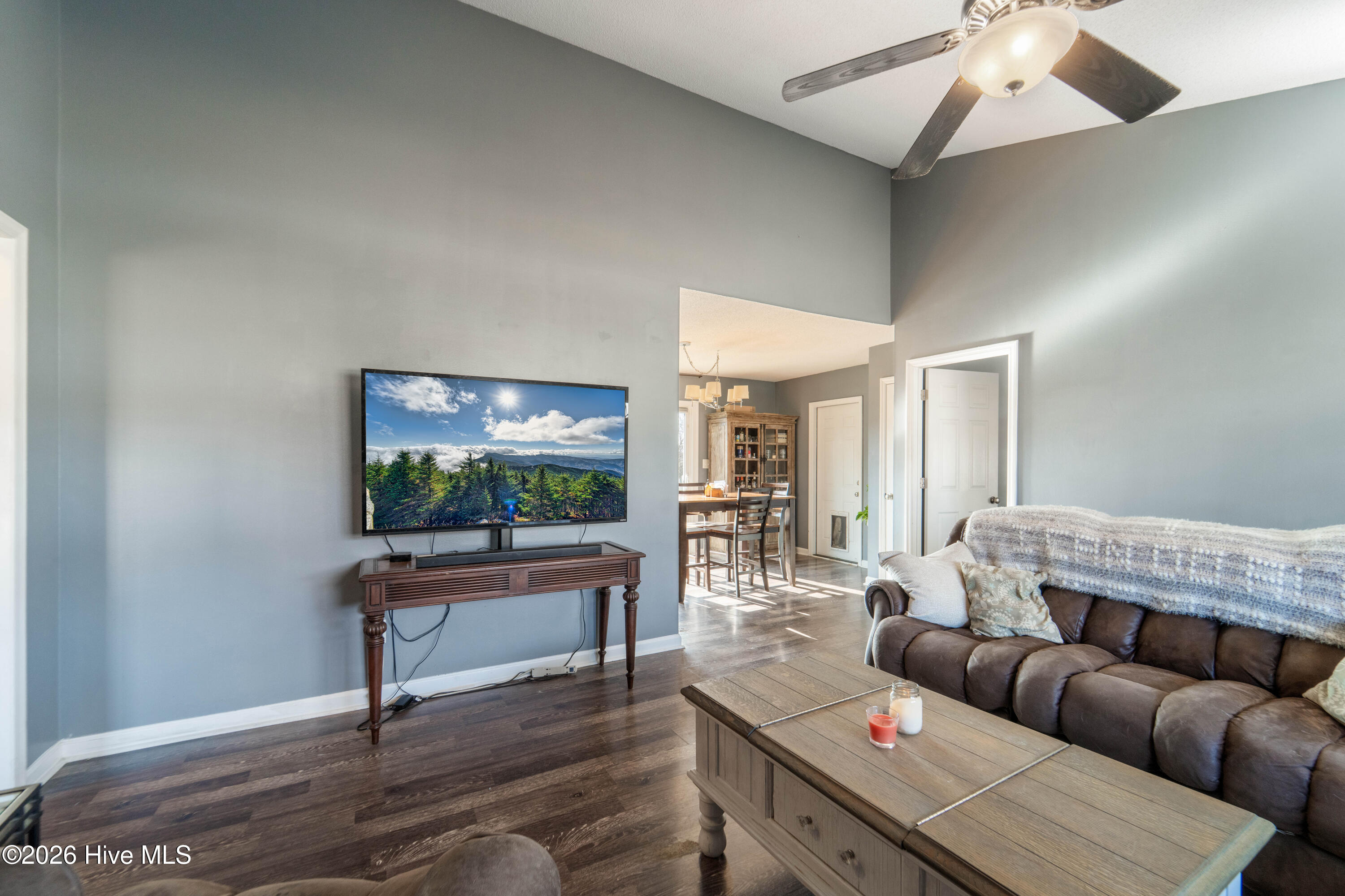 100548548 | Photo 11