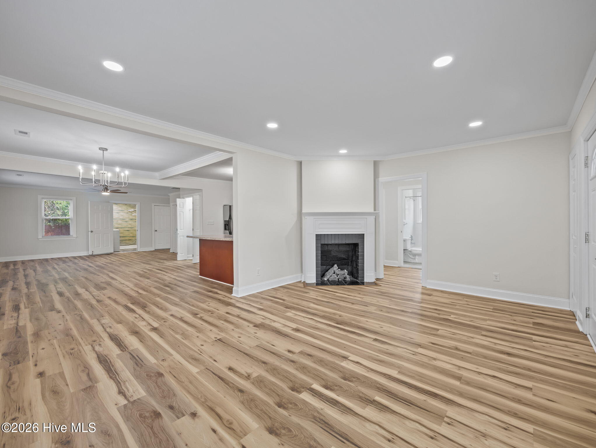 100568668 | Photo 14