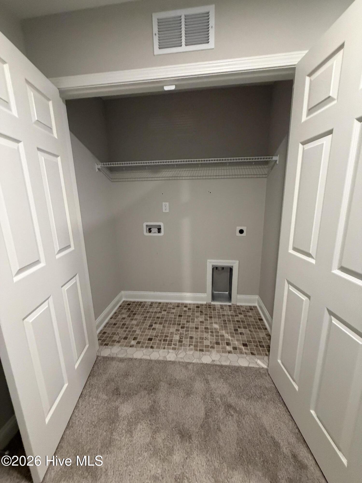 100558167 | Photo 17