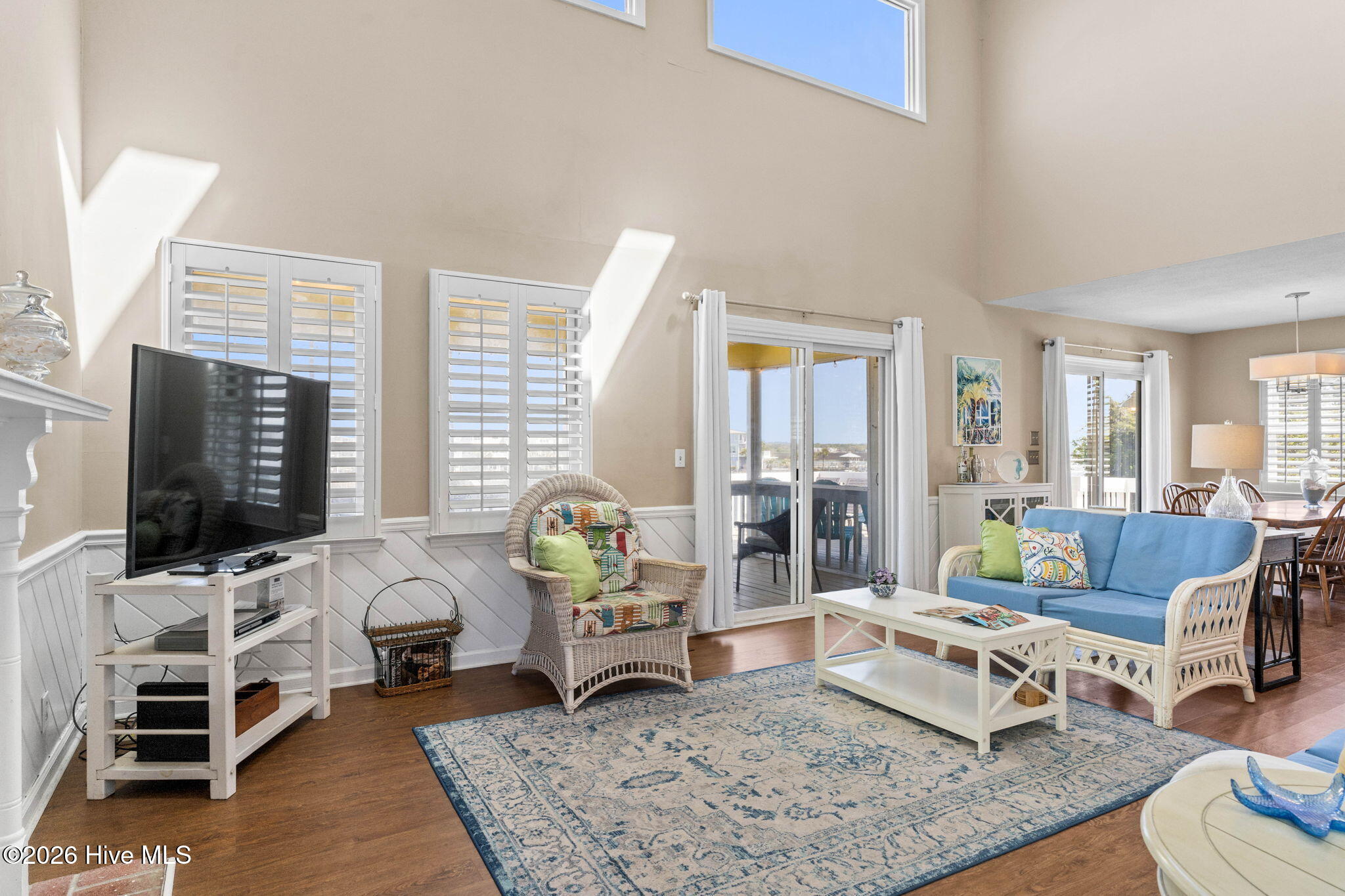 100566537 | Photo 14