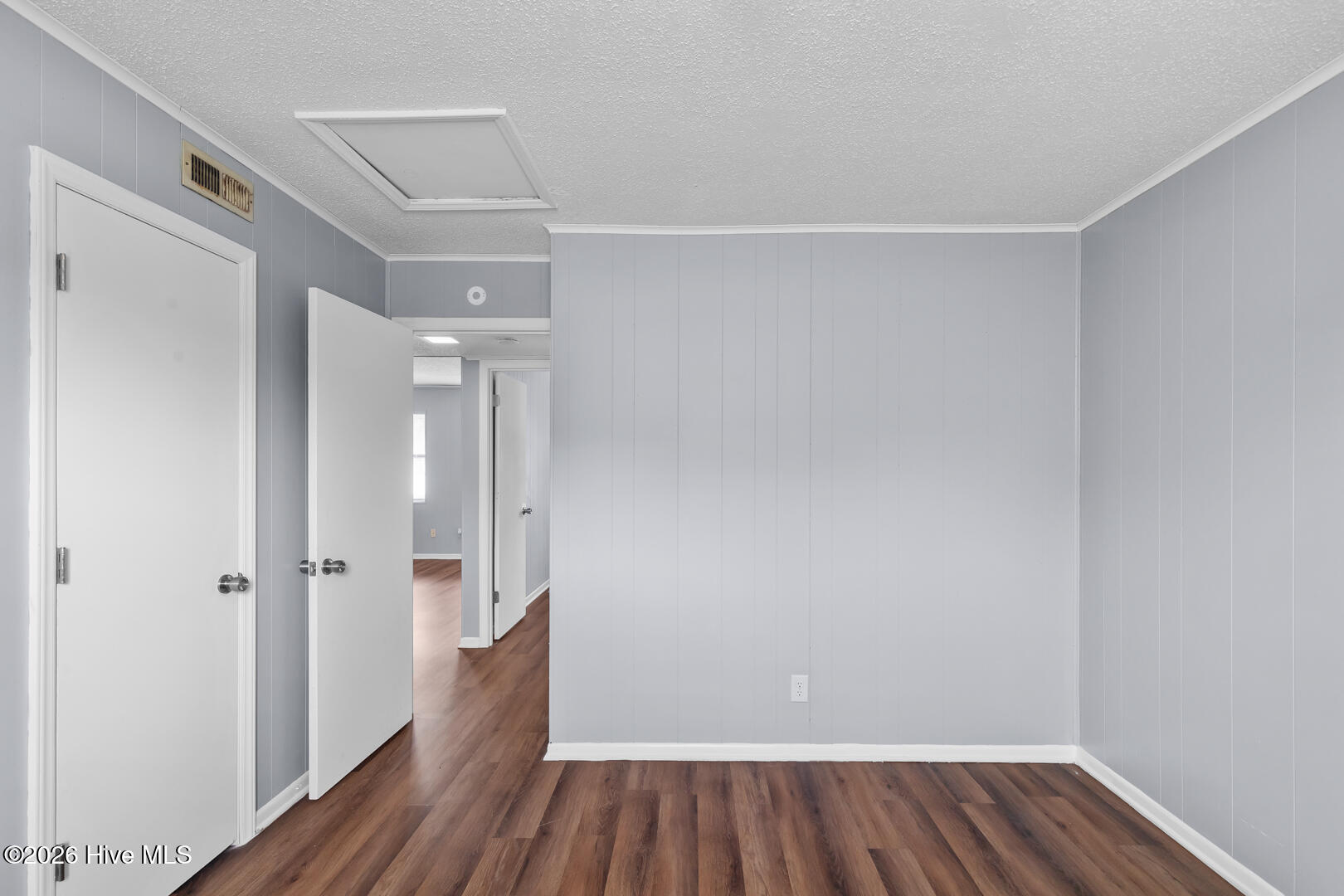 100550796 | Photo 16