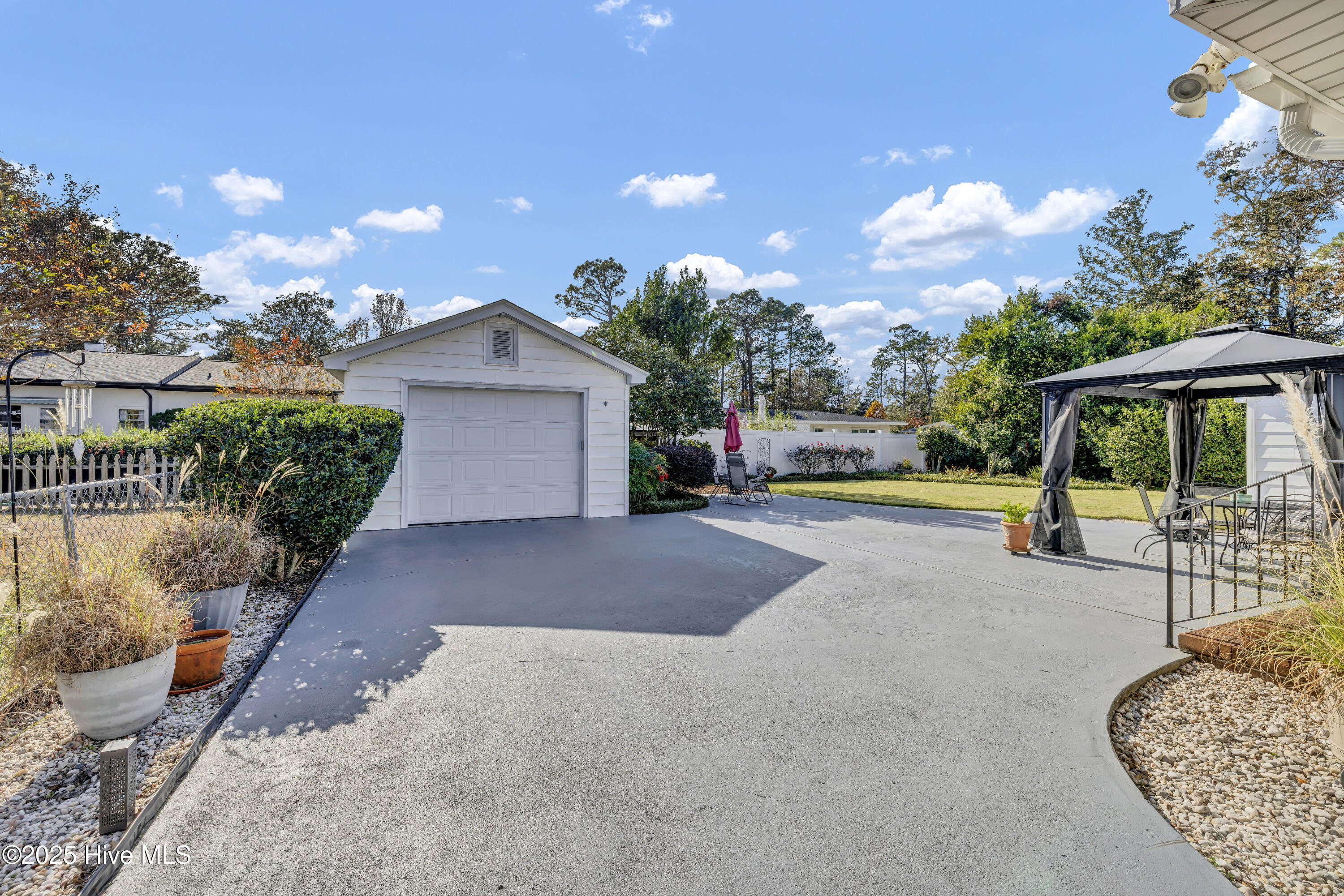 2302 Camellia Drive, Wilmington, NC 28403 – photo 3: 003_6q7a7246_395