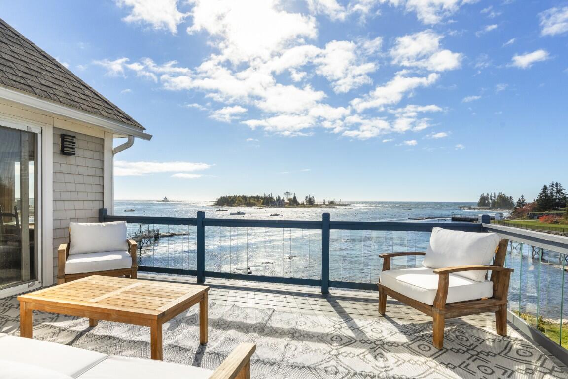 22 Gray Road, Southport, ME, 04576