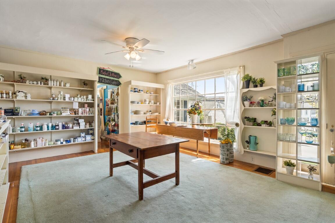 34 Townsend Avenue, Boothbay Harbor, ME, 04538