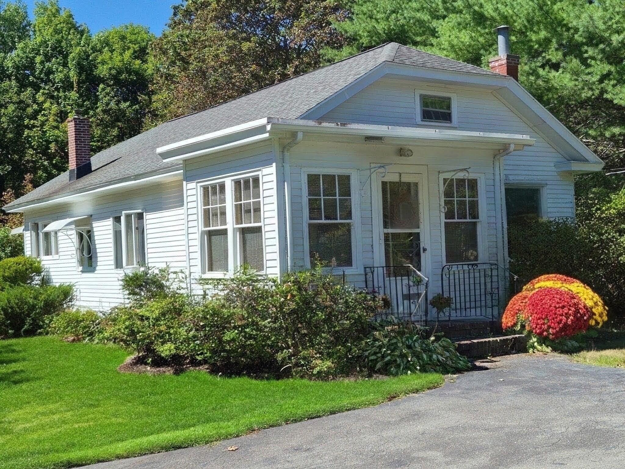 Photo of 1106 Chase Road Veazie ME 04401