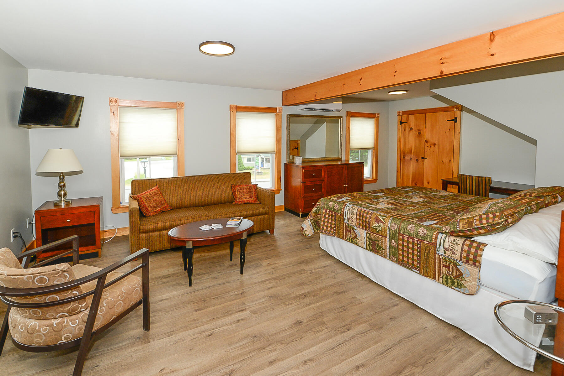 679 Roosevelt Trail, Naples, ME, 04055