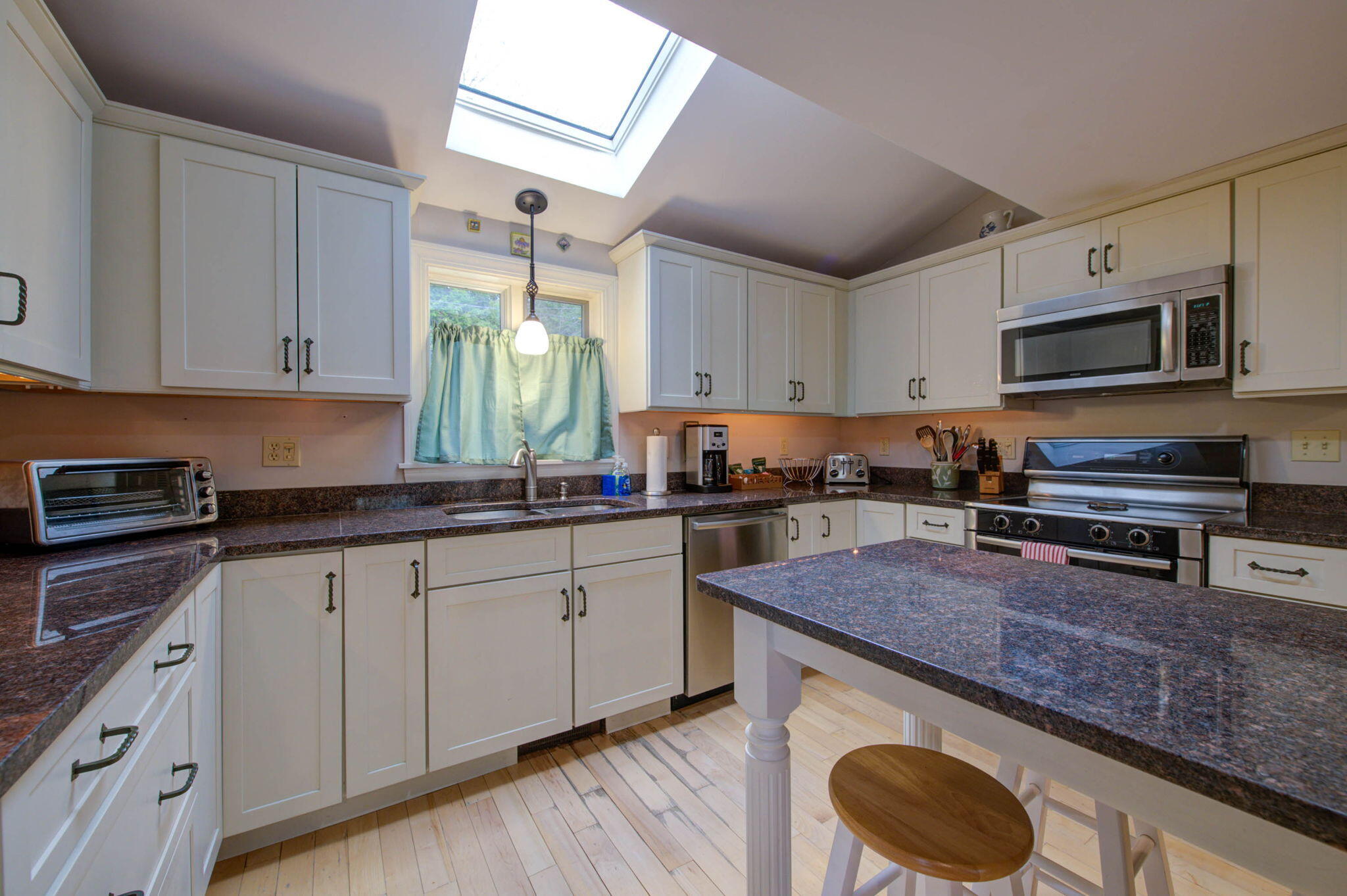 203 Cottage Road