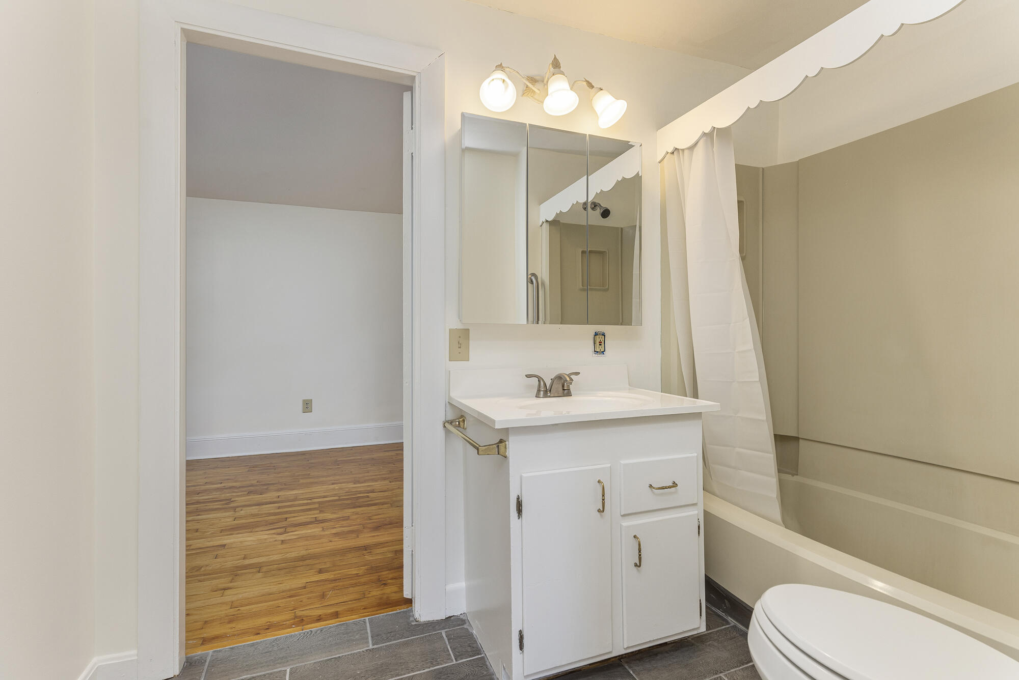 44 Warren Avenue, Cape Elizabeth, ME 04107 44 Warren Unit#1_21