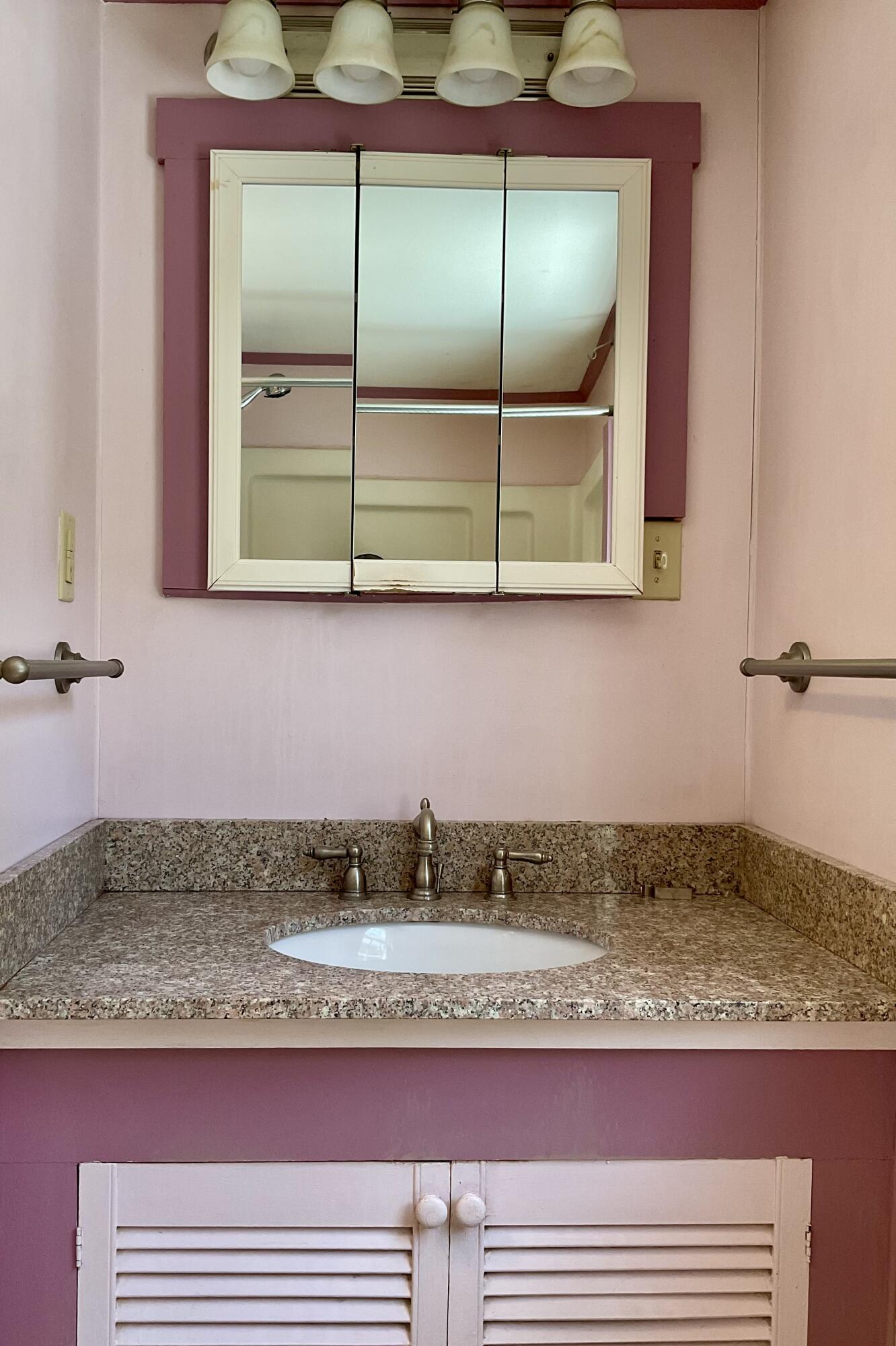 2ND FLOOR BATH WITH FIBERGLASS SHOWER