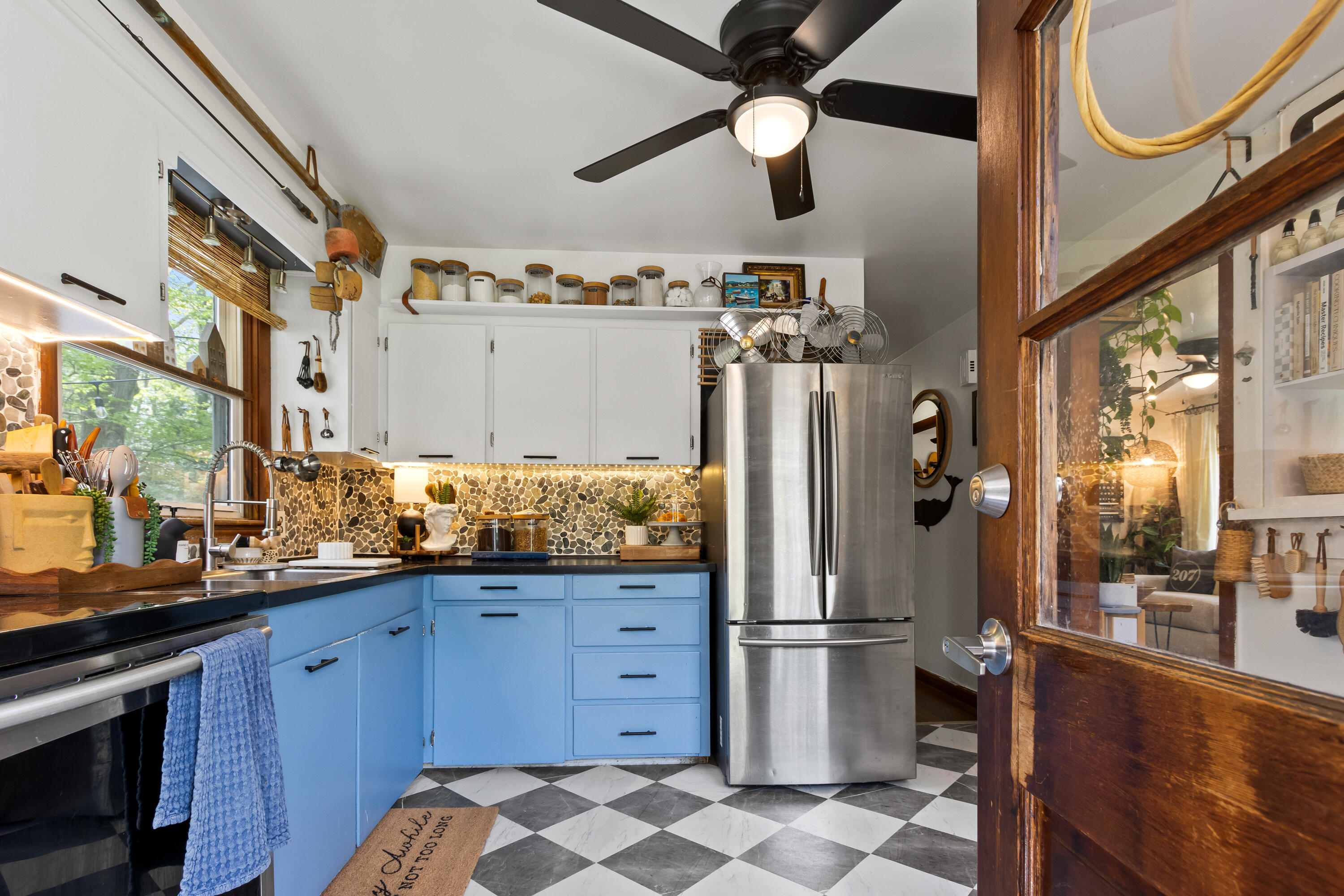 Kitchen - Side Entry