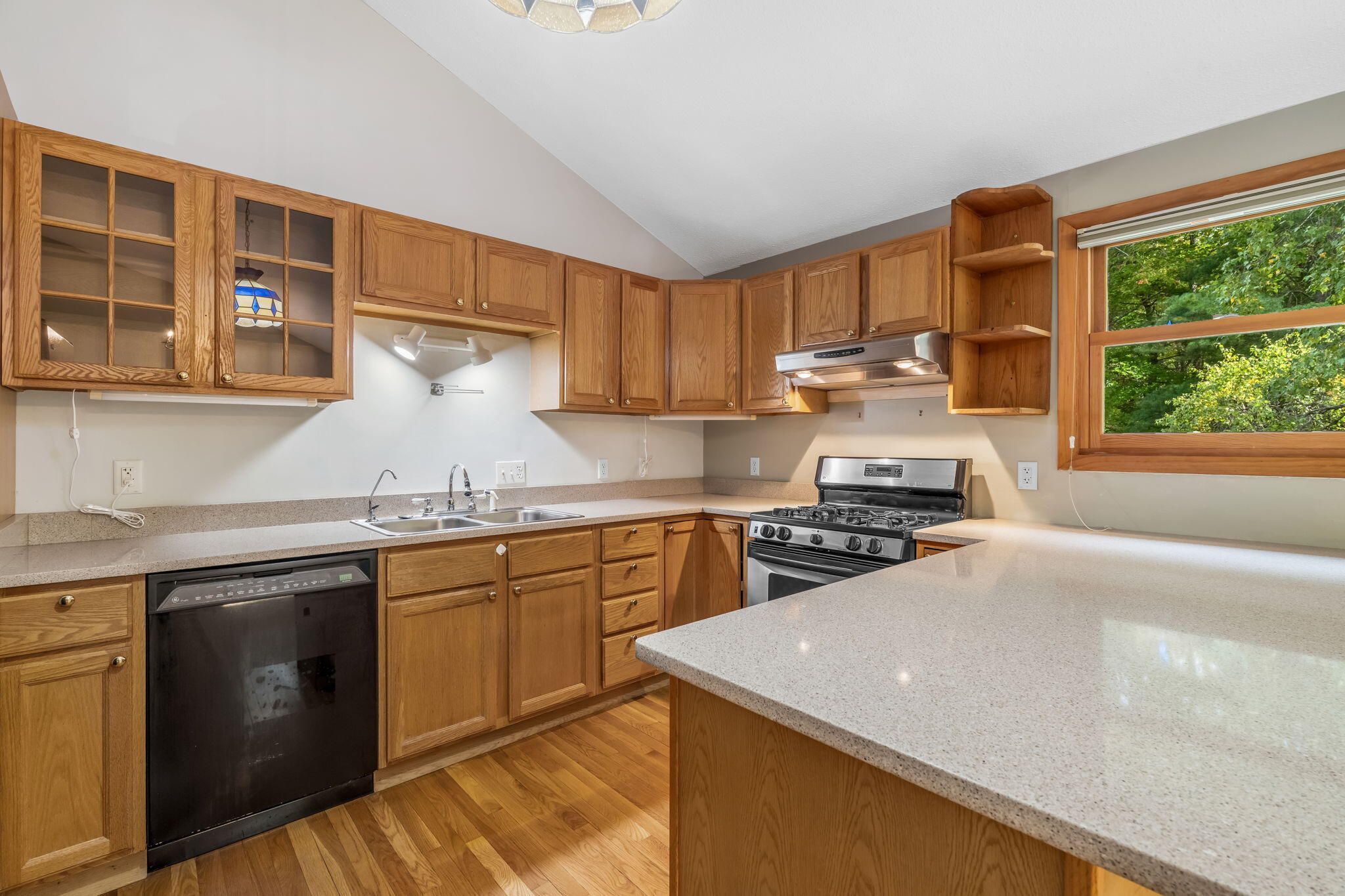 43 Baribeau Drive, Brunswick, ME 04011 13-web-or-mls-43-baribeau-dr