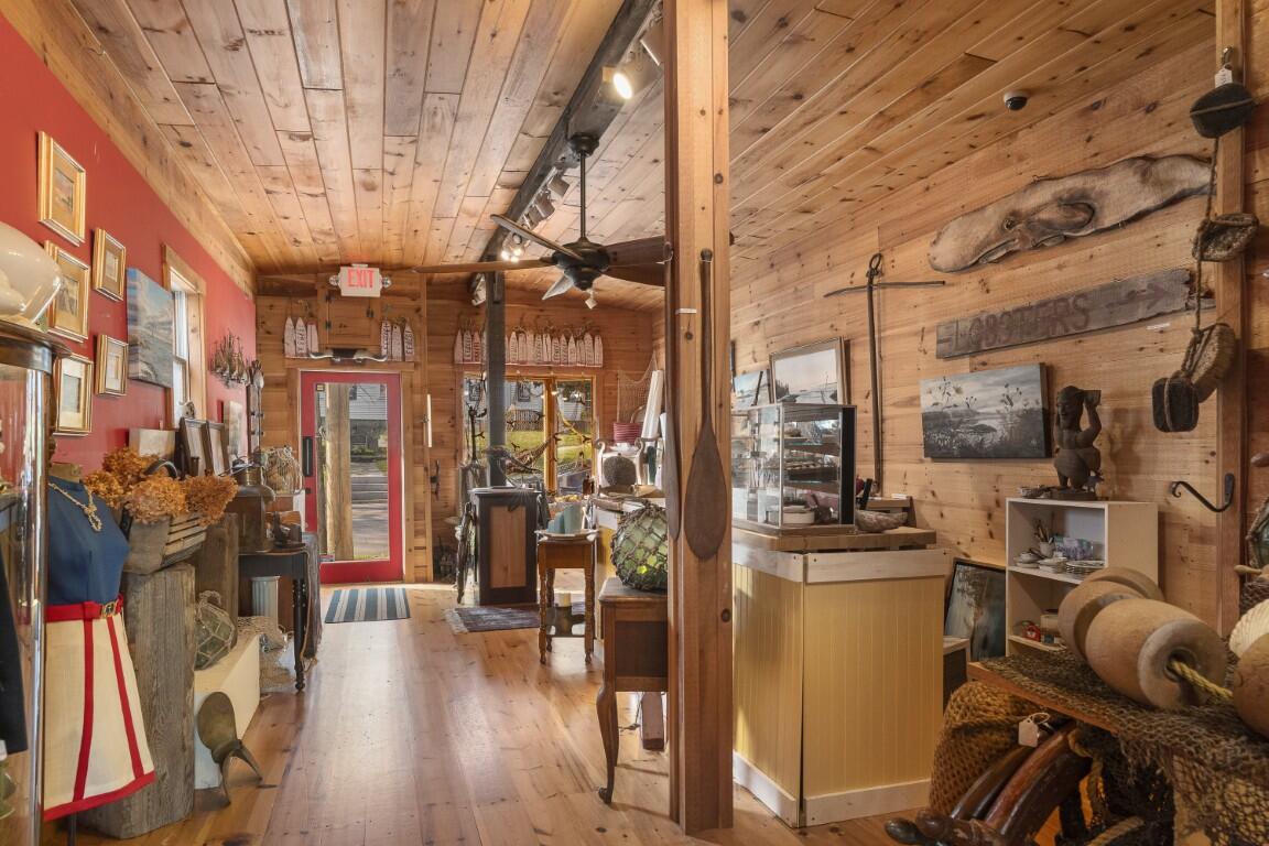 10 Mckown Street, Boothbay Harbor, ME, 04538