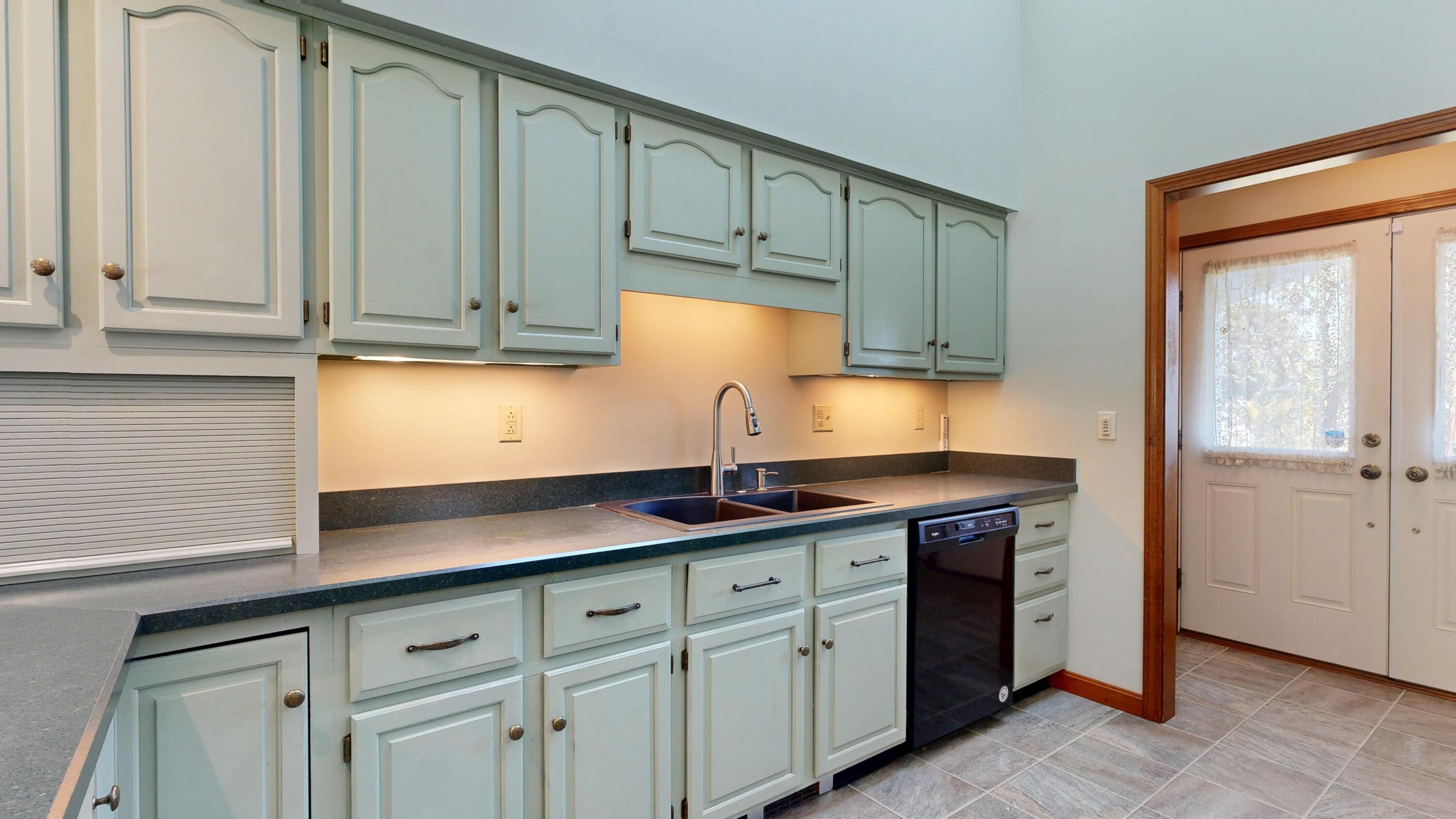 12 Hartford Street, Lewiston, ME, 04240