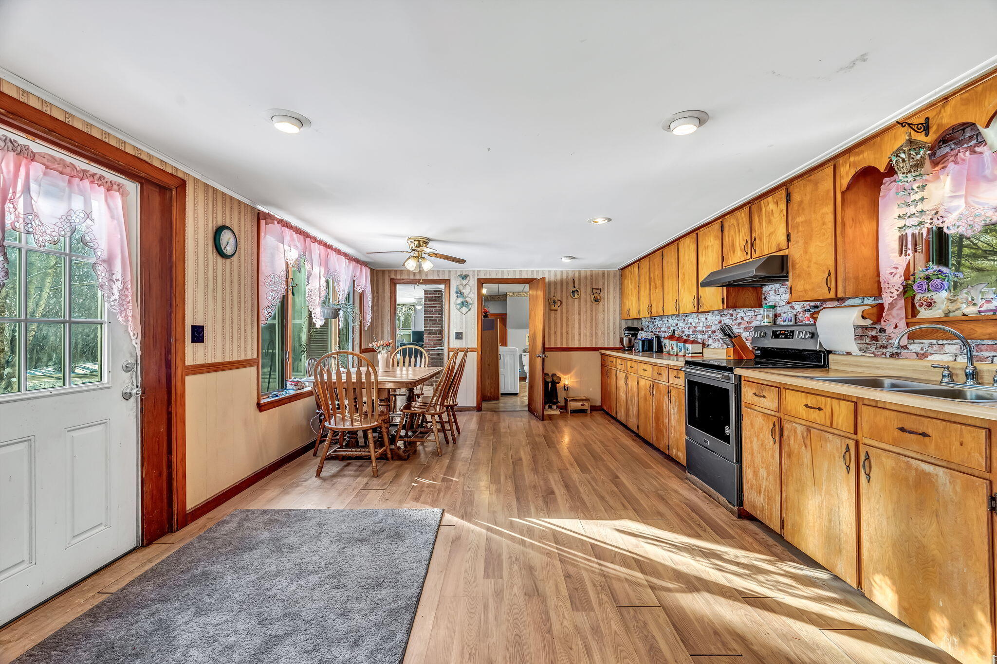 109 Waldoboro Road, Friendship, ME, 04547