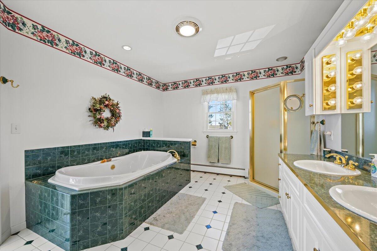 129 Fortunes Rocks Road, Biddeford, ME, 04005