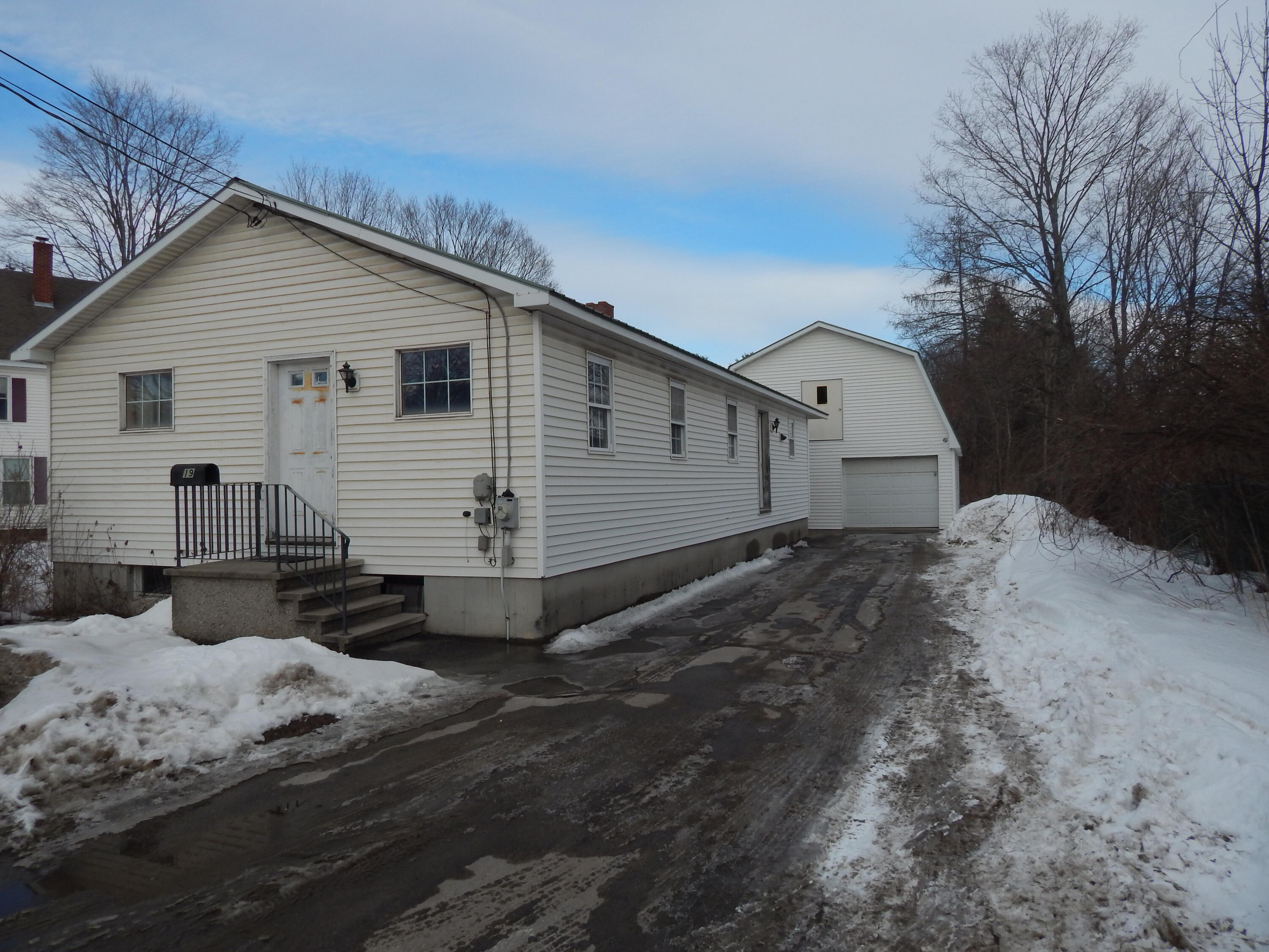 19 Park Street, Paris, ME, 04281