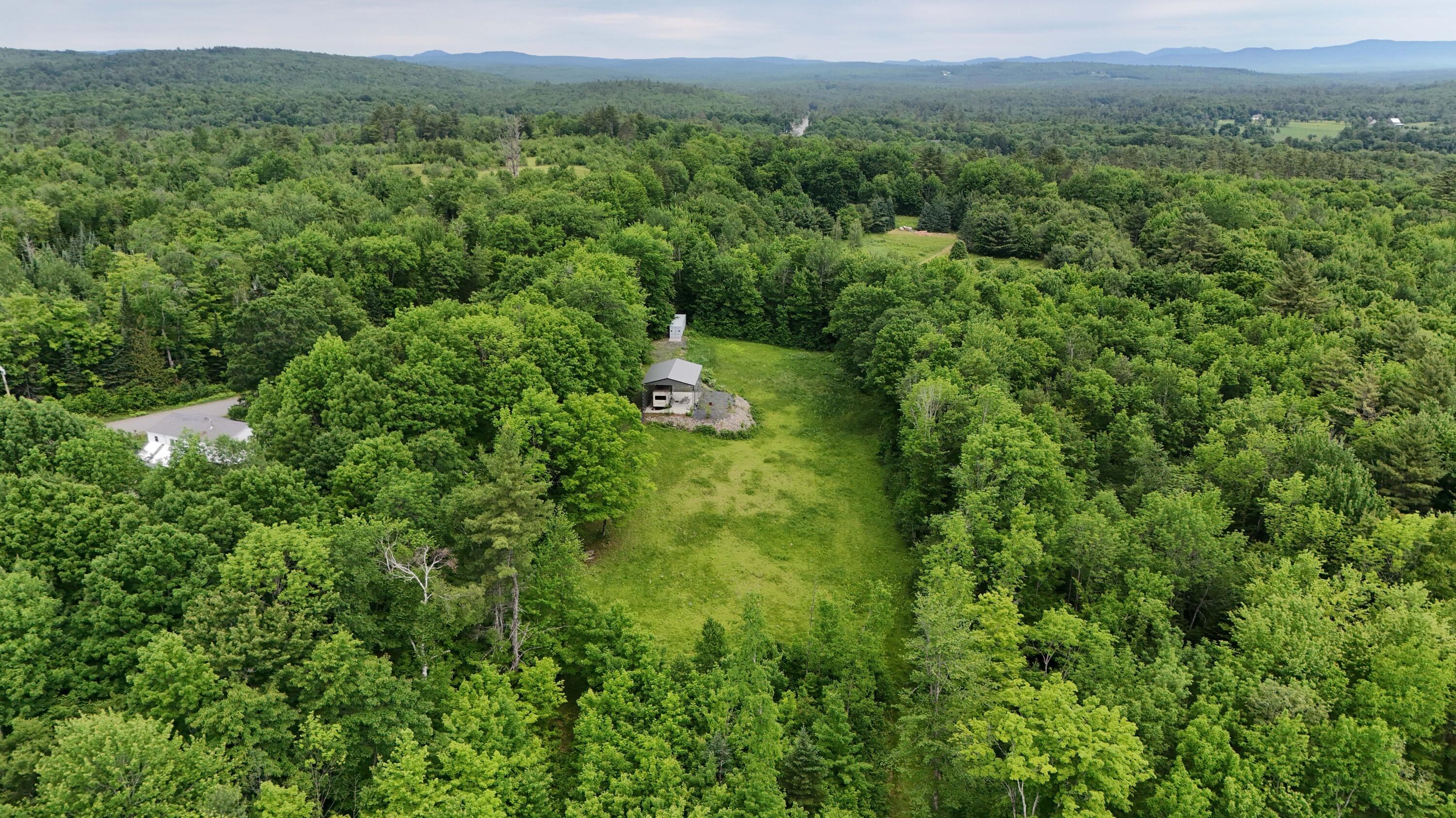 22 Monument Road, Abbot, ME 04406 XOIP5870
