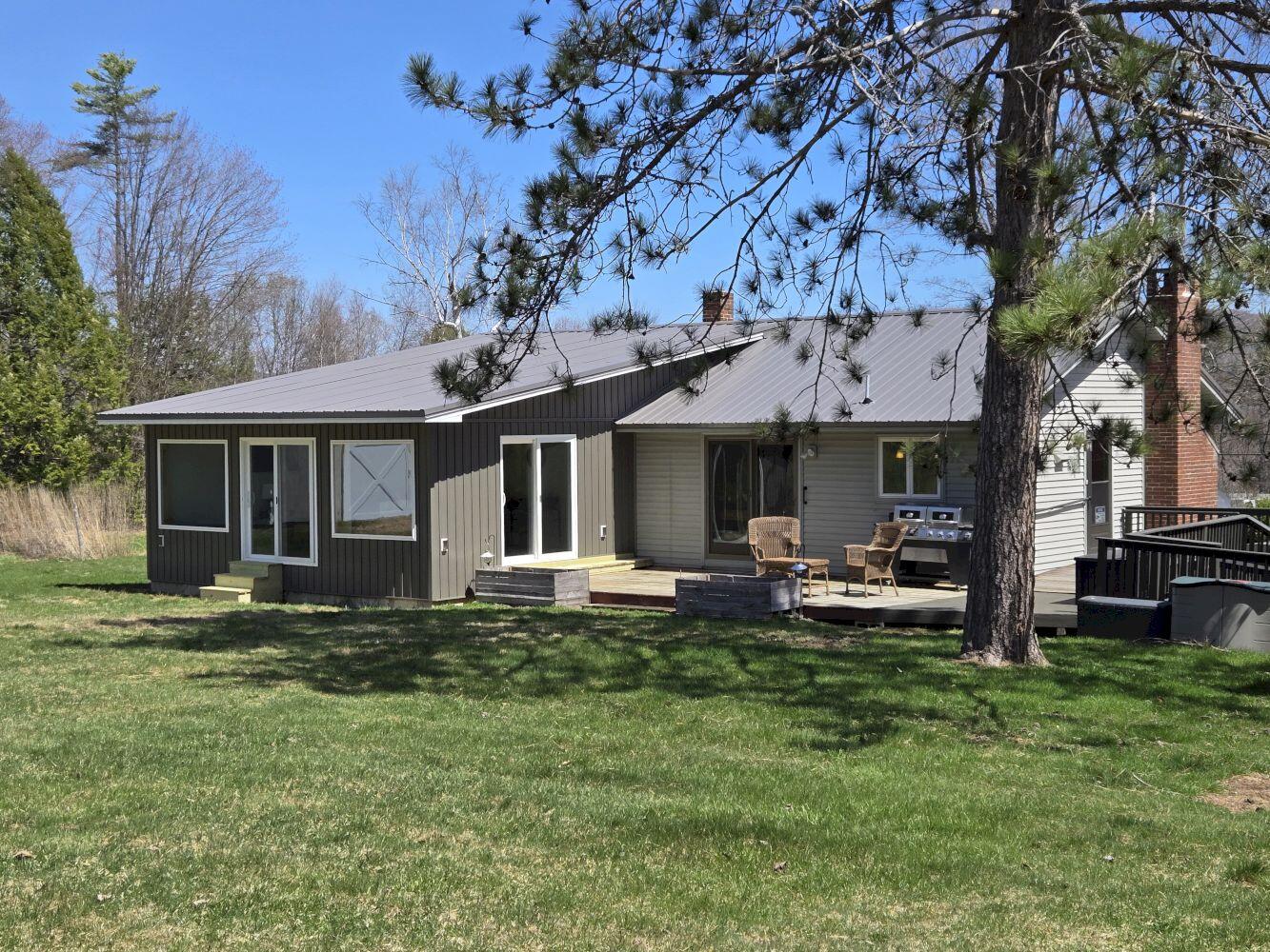 79 Auburn Road, Peru, ME, 04290