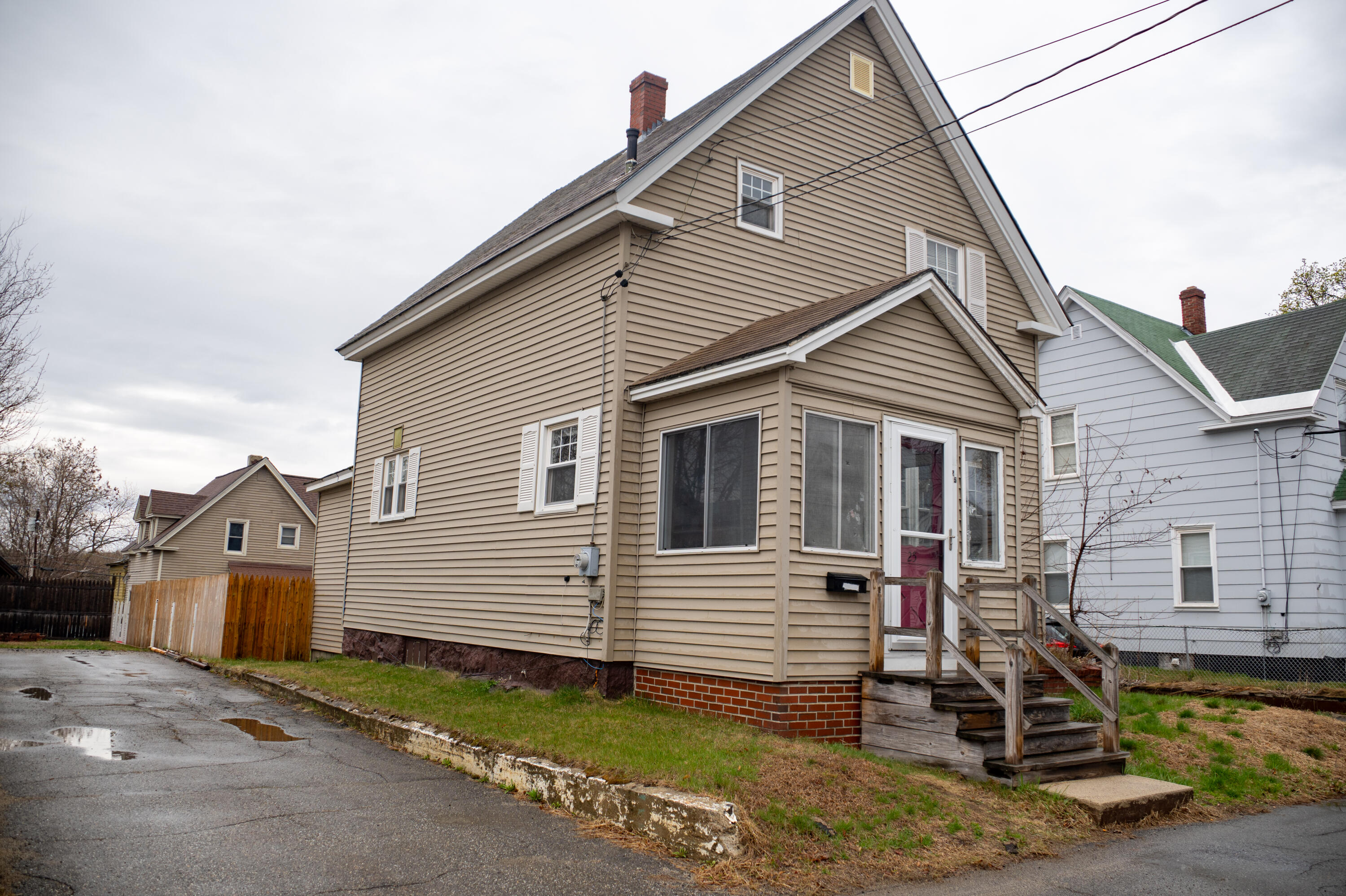 25 Katahdin Avenue, Millinocket, ME, 04462