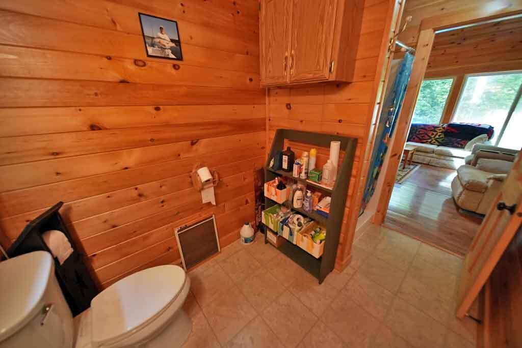 knotty-pine-lake-house-bath