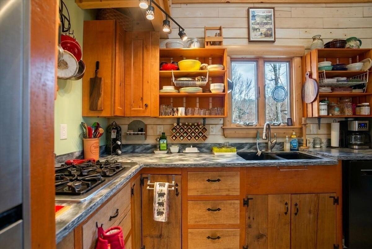 7 Abbott Hill Road, West Paris, ME, 04289