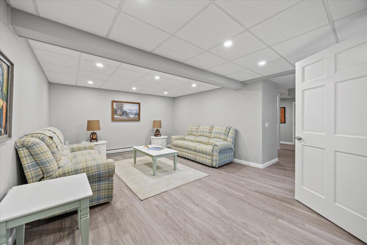 40 Old Neck Road, Scarborough, ME 04074 Lounge/Media Room