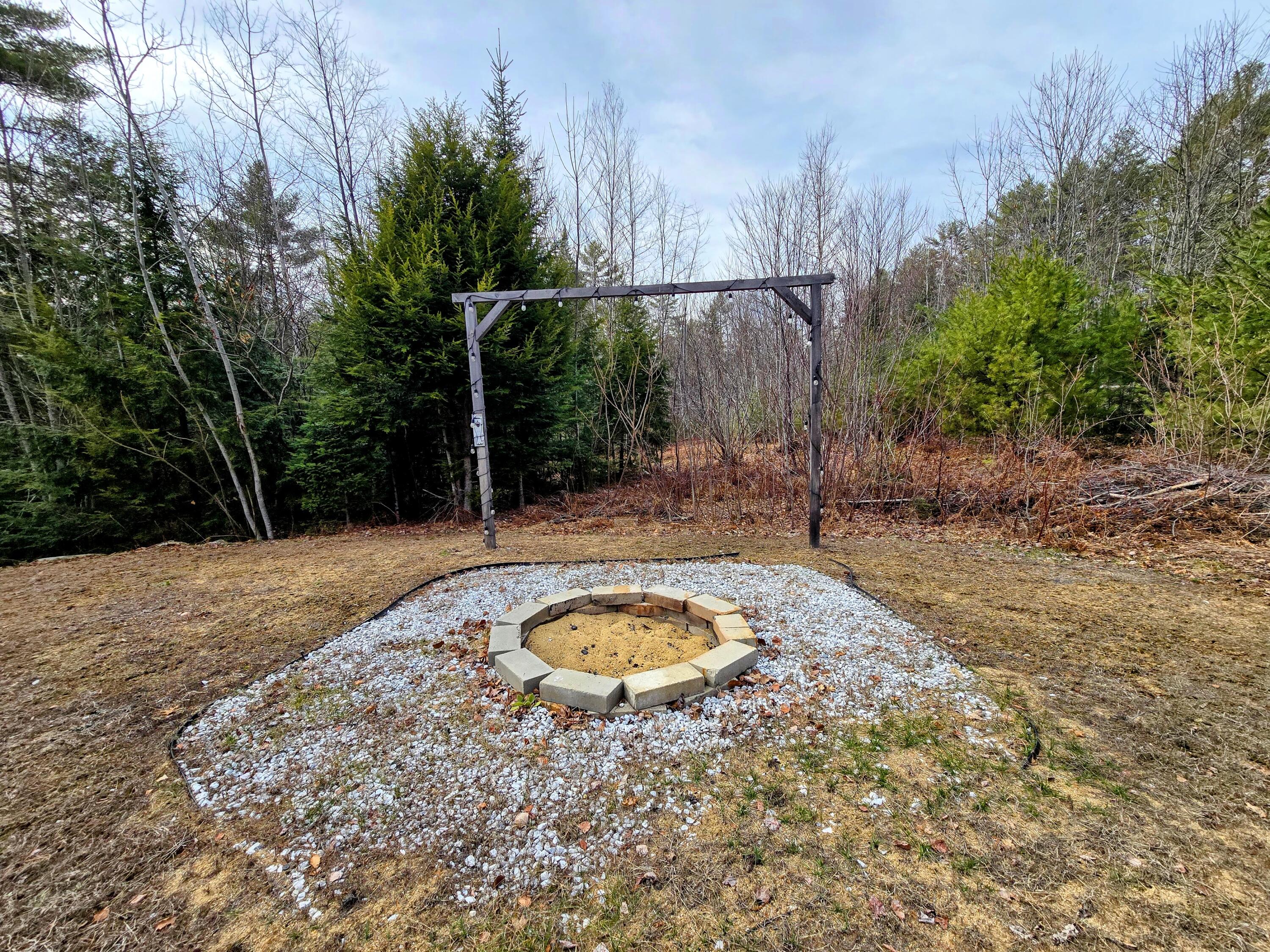 976 Park Street, Paris, ME, 04281