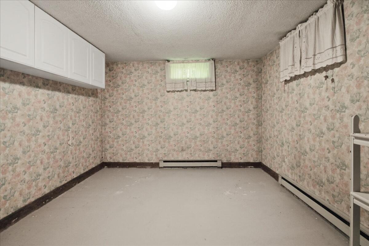2 Quaker Road, Westbrook, ME 04092 24-DSC07514