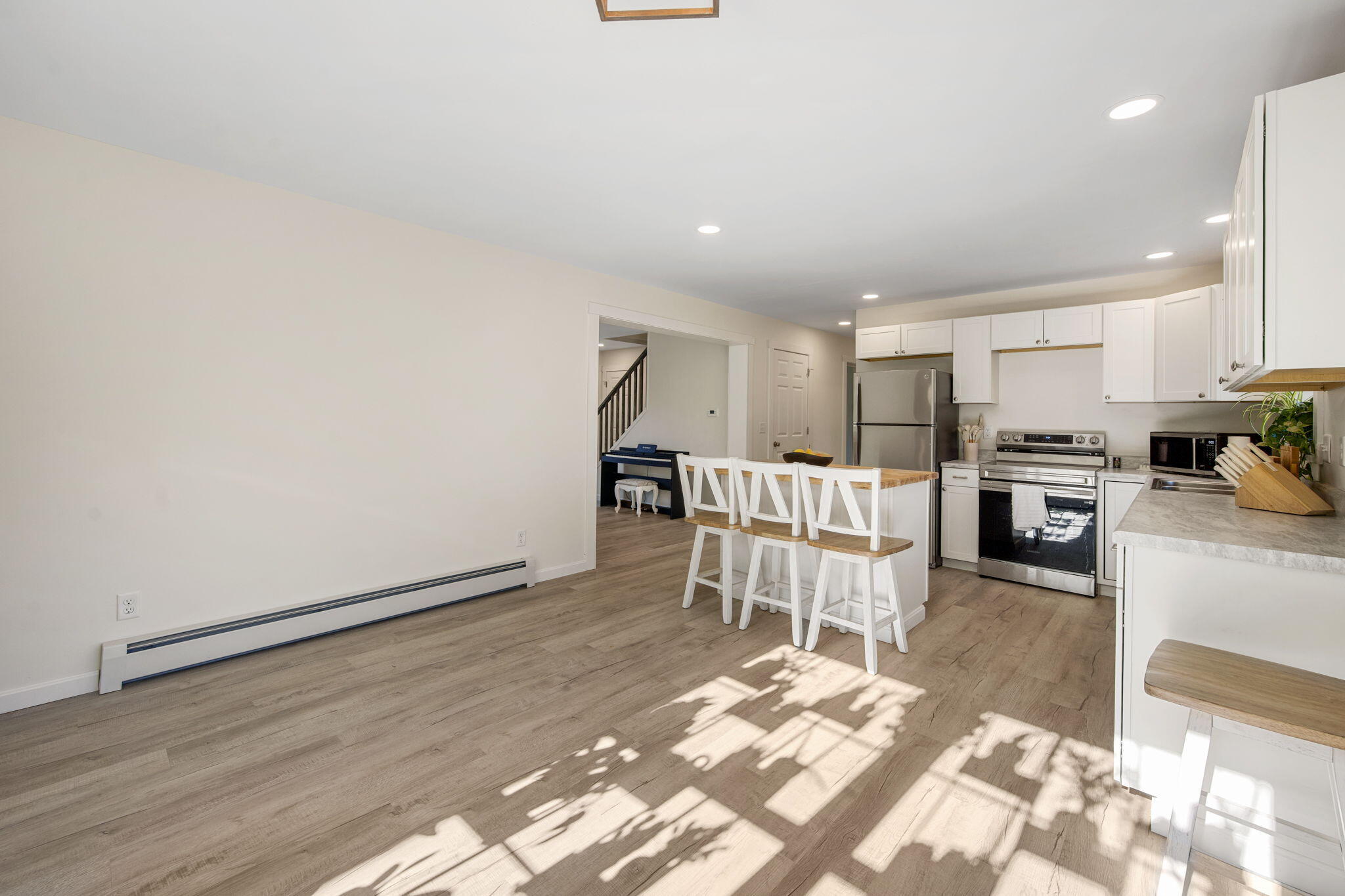 Dining Area to Kitchen