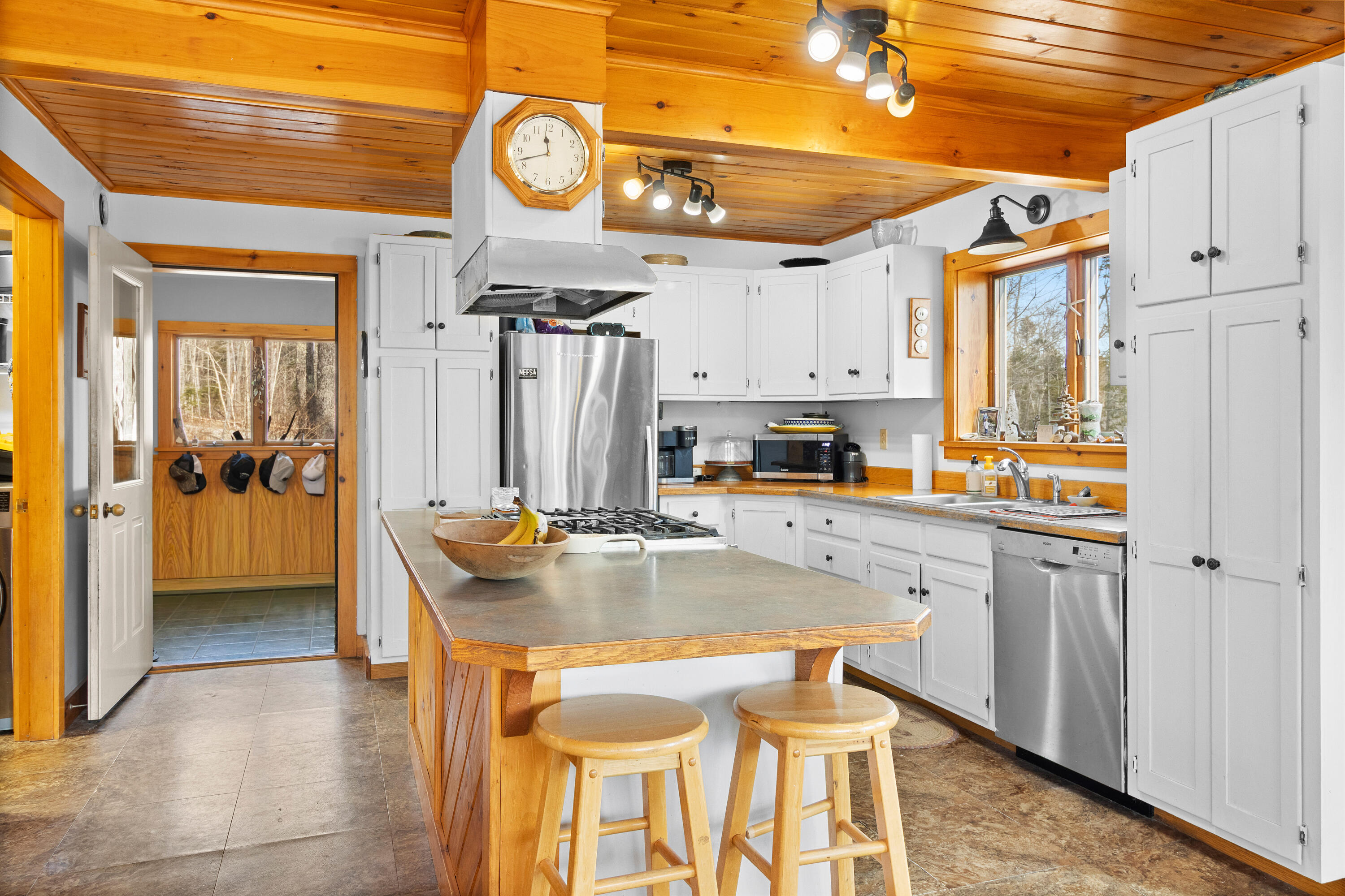 39 Simmons Lane, Friendship, ME, 04547