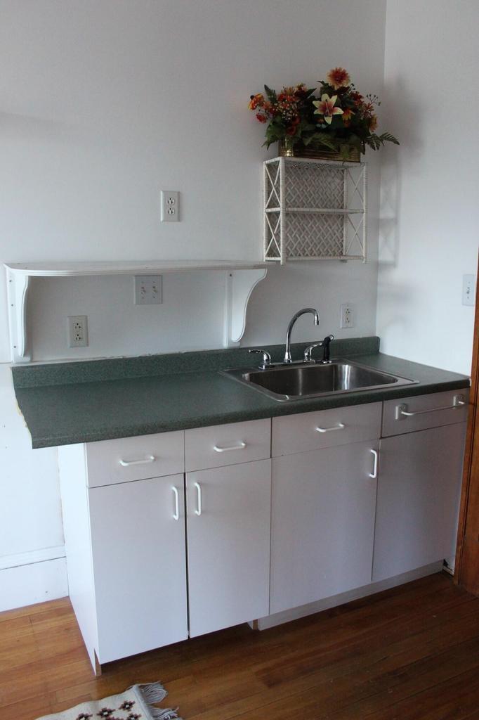 2nd floor kitchen