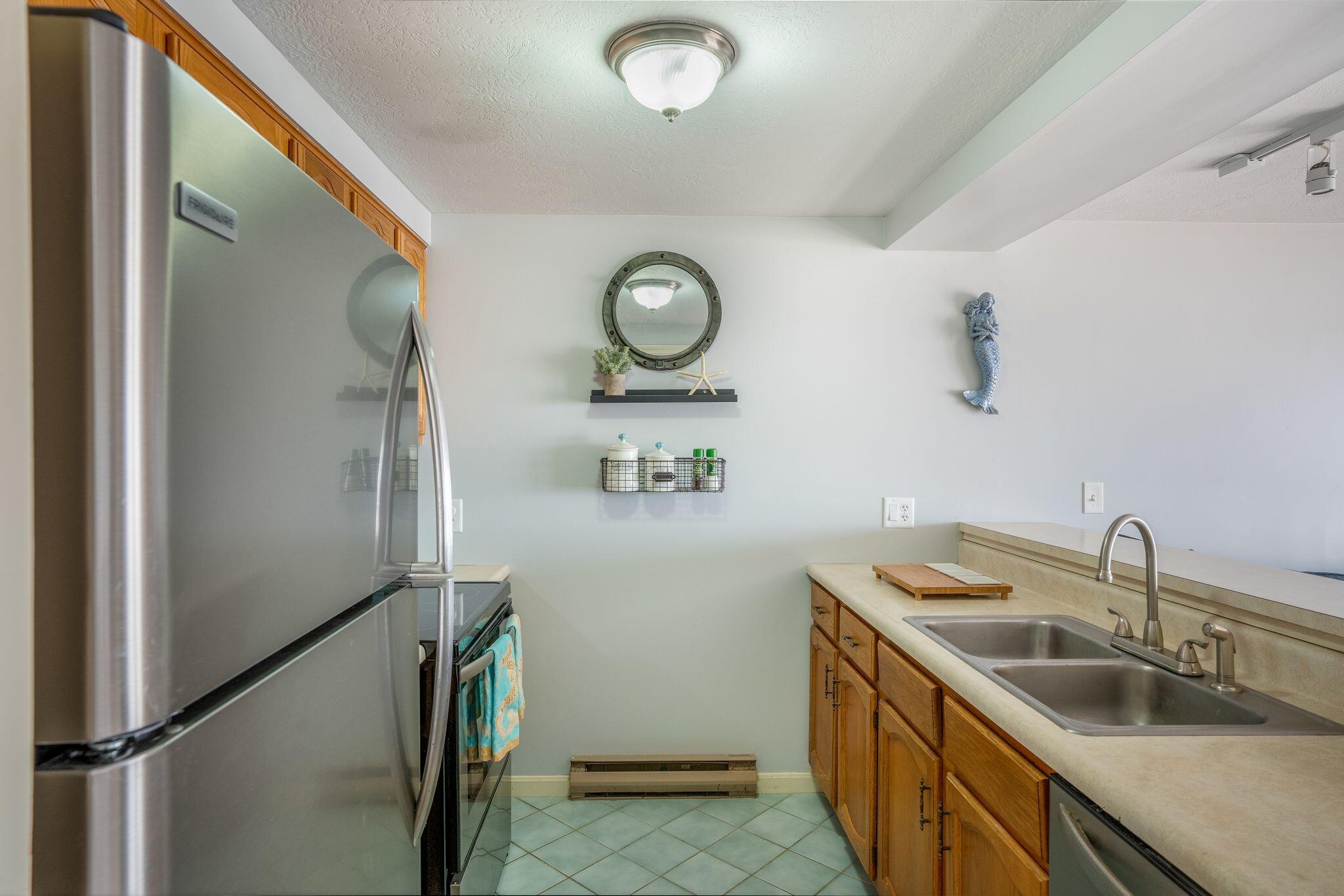 105 E Grand Avenue 7