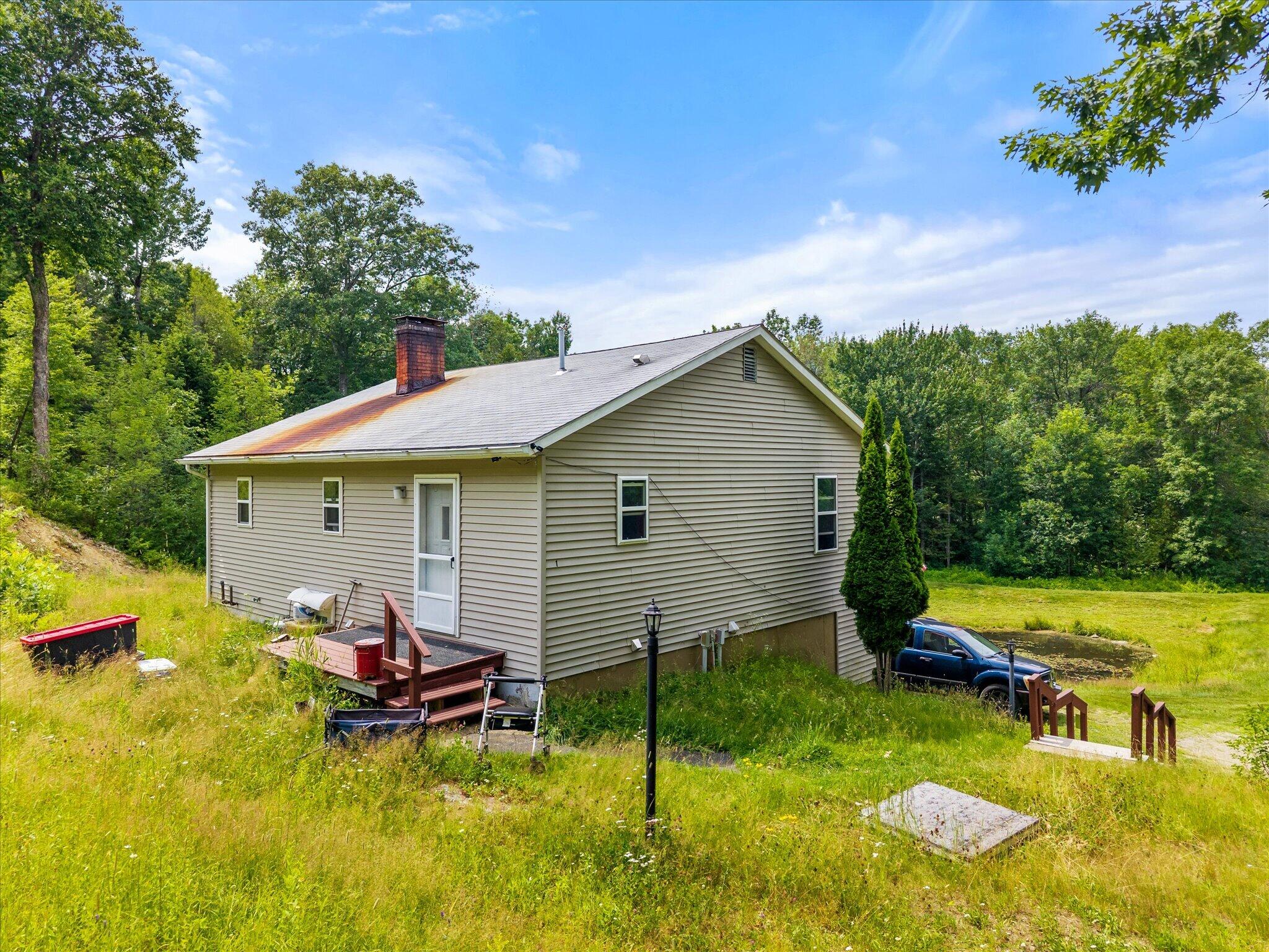 543 Riverside Dr